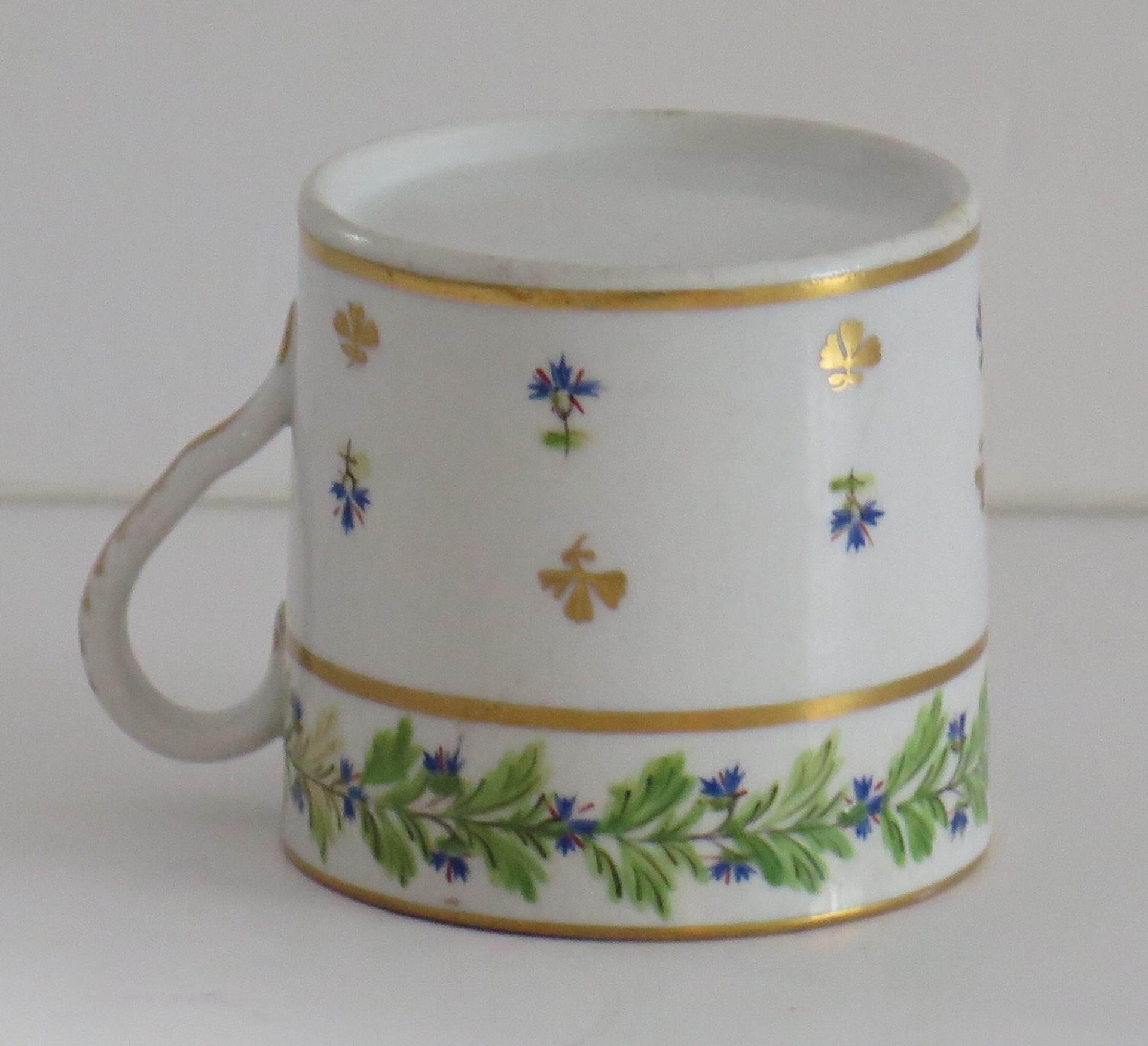 Coalport Coffee Can Porcelain Hand Painted Cornflowers Pattern, circa 1805 In Good Condition For Sale In Lincoln, Lincolnshire