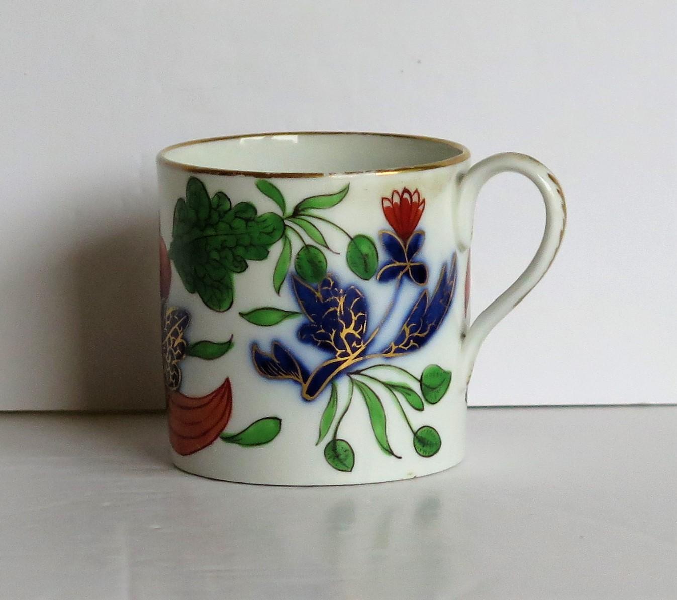 Hand-Painted Coalport Coffee Can Porcelain Hand Painted Gilded Bold Imari Pattern, circa 1808