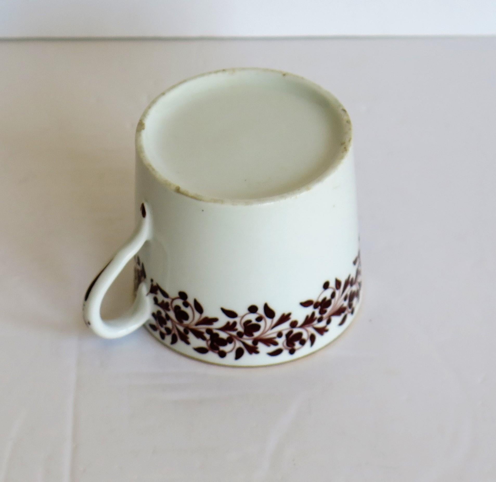 Coalport Coffee Can Porcelain Hand Painted Trailing Vine Pattern, circa 1810 9