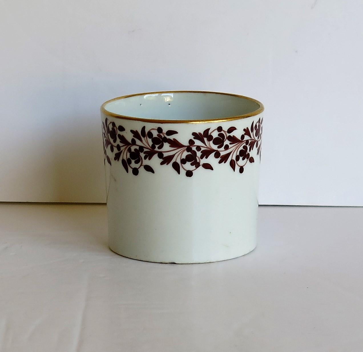 Coalport Coffee Can Porcelain Hand Painted Trailing Vine Pattern, circa 1810 1