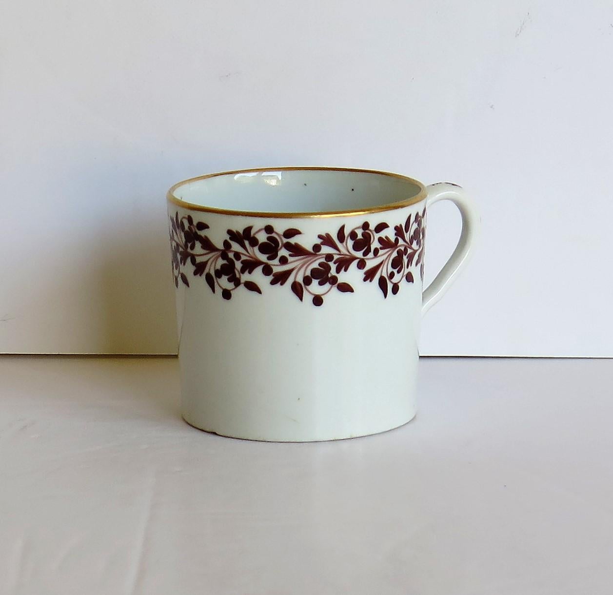 Coalport Coffee Can Porcelain Hand Painted Trailing Vine Pattern, circa 1810 2