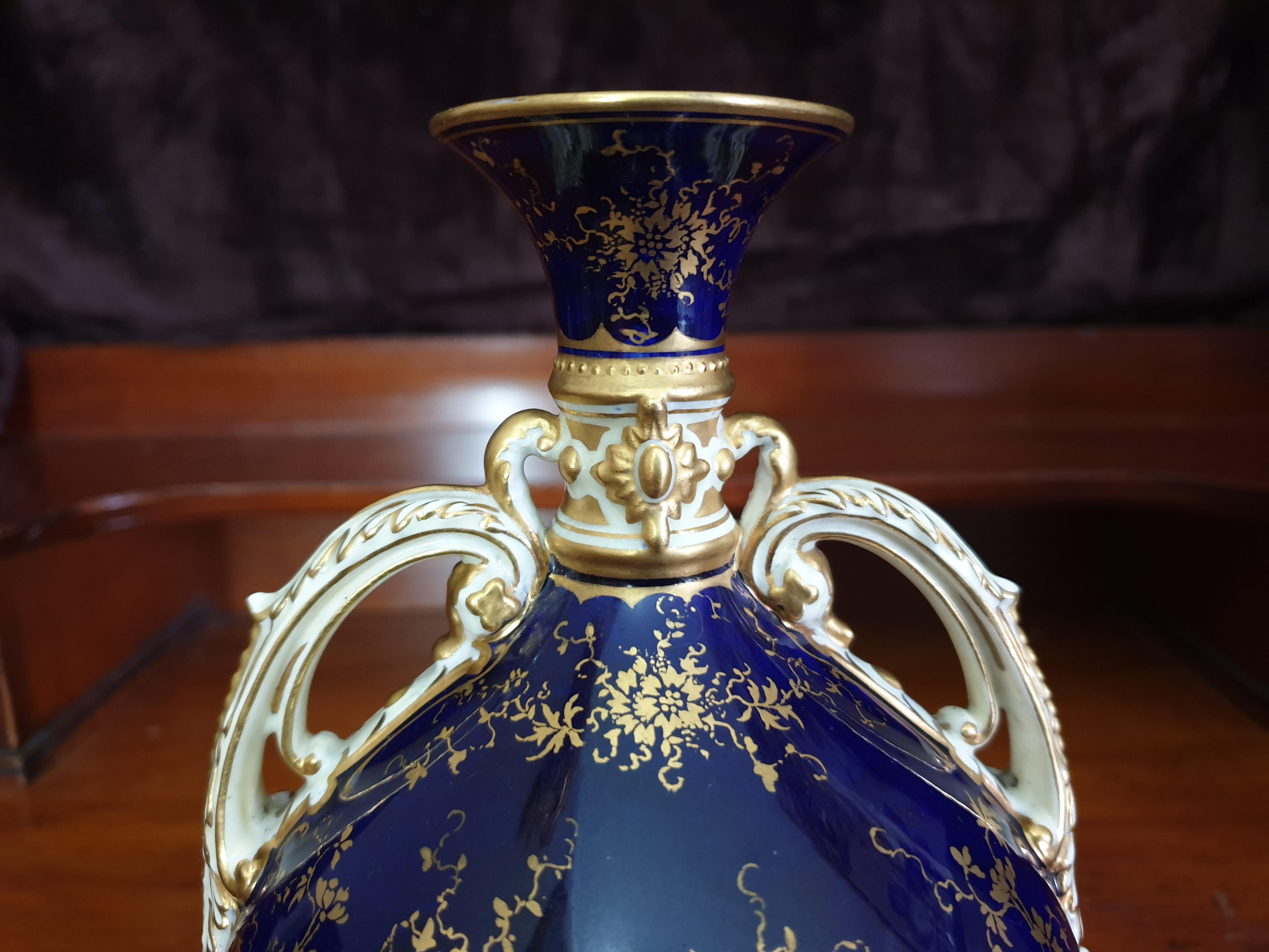 Coalport 19th Century Hand Painted Bird Vase with Raised Gilding For Sale 6