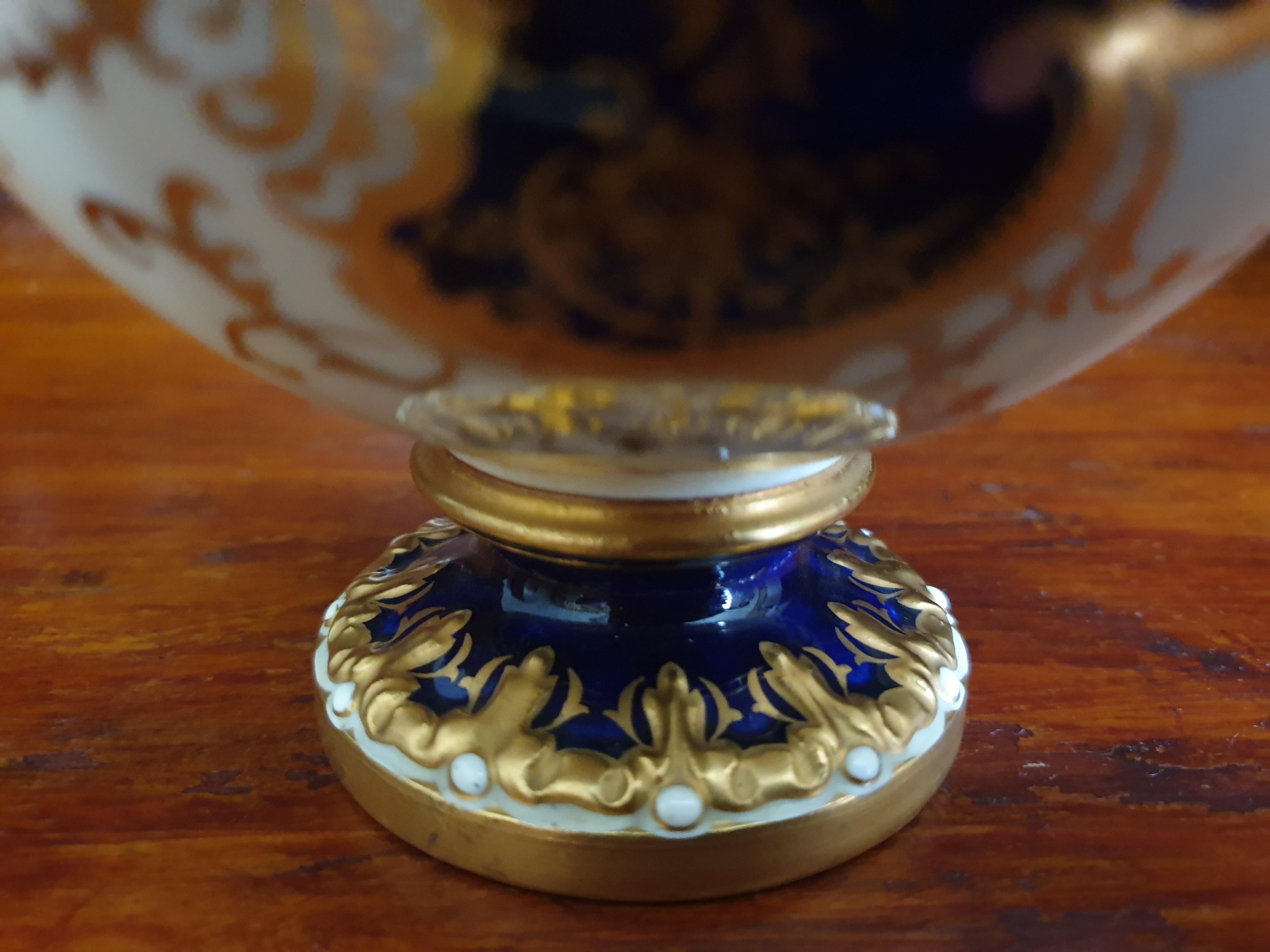Coalport 19th Century Hand Painted Bird Vase with Raised Gilding For Sale 8