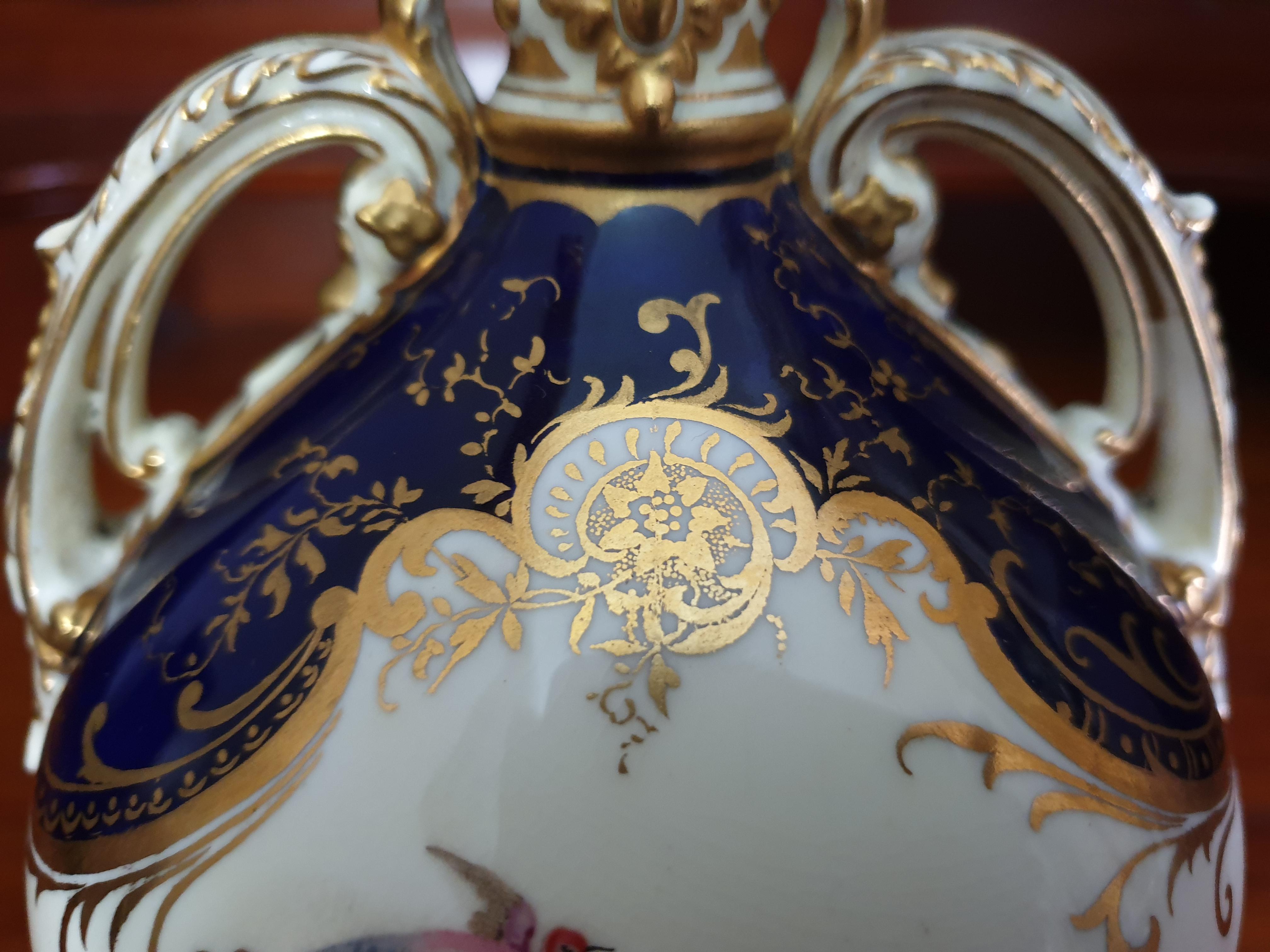Coalport 19th Century Hand Painted Bird Vase with Raised Gilding For Sale 3
