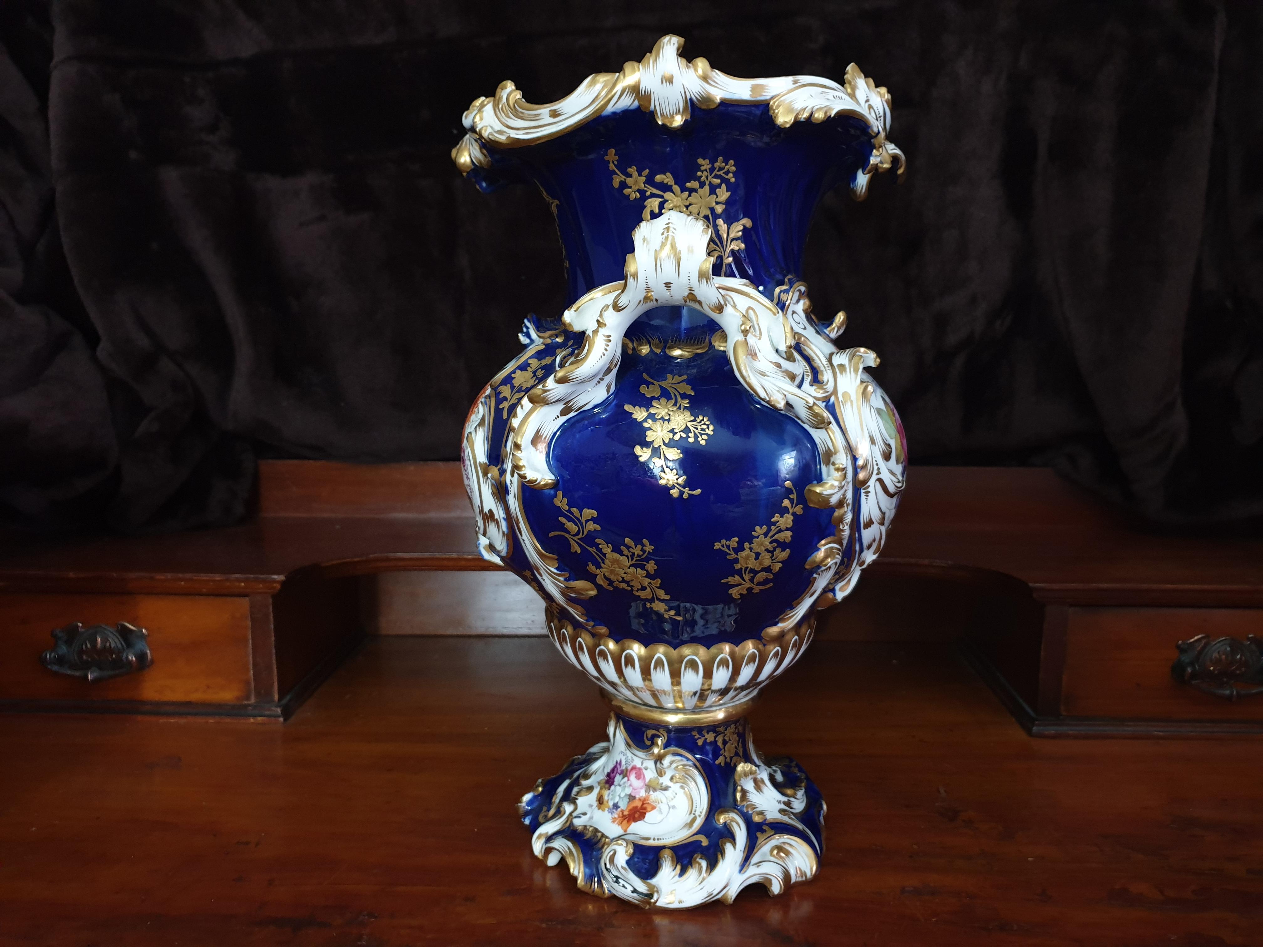 Rococo Coalport Cobalt Blue Hand Painted Exhibition Centre Piece Vase 19th Century