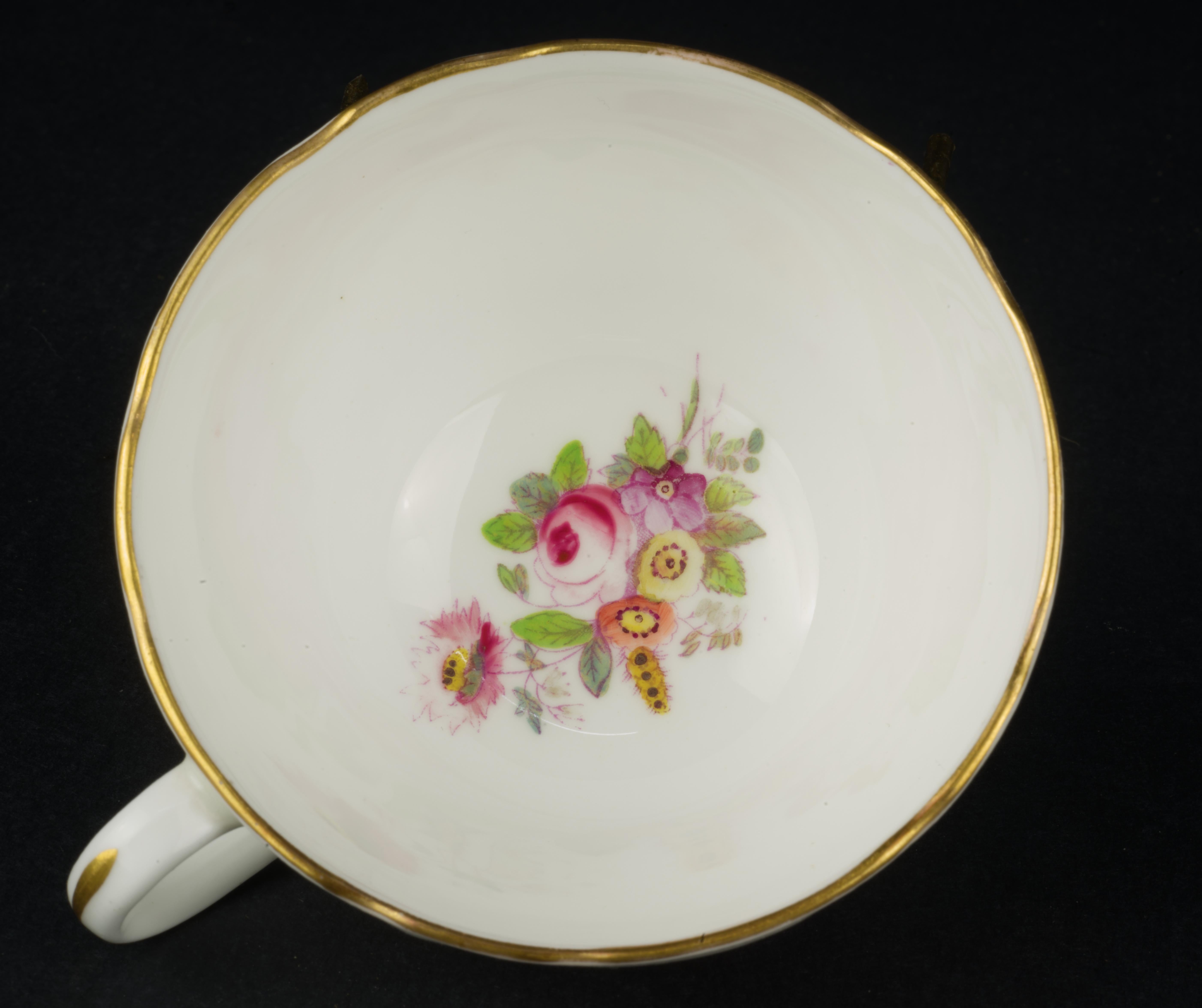 Tasse et soucoupe peintes à la main Coalport pour Davis Collamore NY, Angleterre 1881-1890 en vente 1