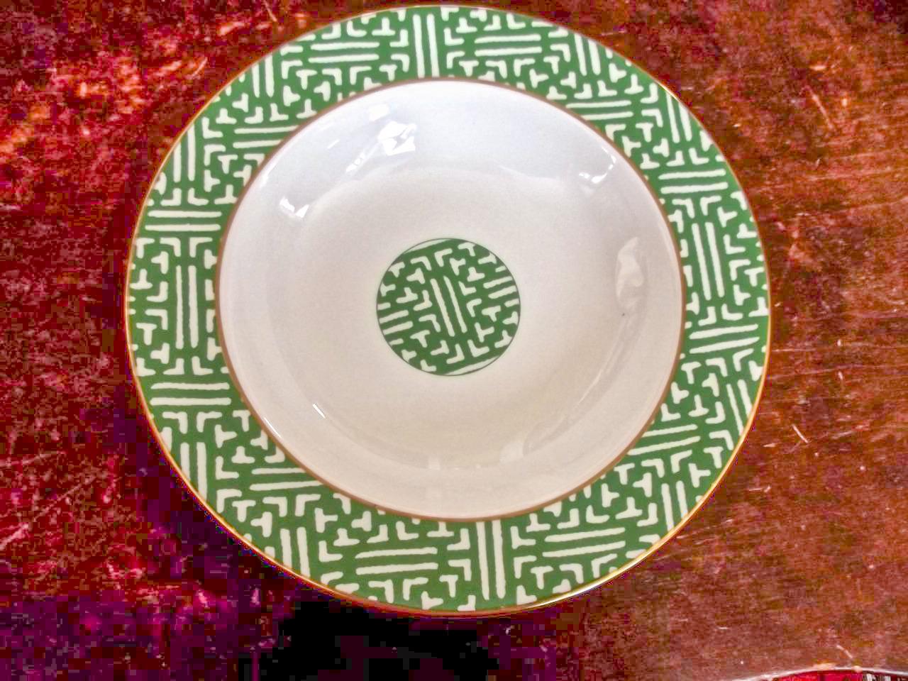 Beyond fabulous set of 6 rare 1970s Coalport soup bowls in the Shanghai green colorway of the coveted Fretwork pattern with gold rims. Each measures 8