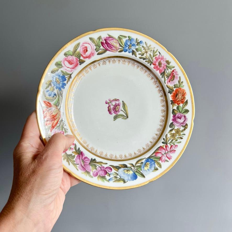 Dies ist ein erstaunlicher und äußerst seltener Teller, der um das Jahr 1805 in Coalport hergestellt und im Londoner Studio von Thomas Baxter dekoriert wurde.

Wir haben noch eine dieser Platten auf Lager, siehe separates Angebot.

Coalport war