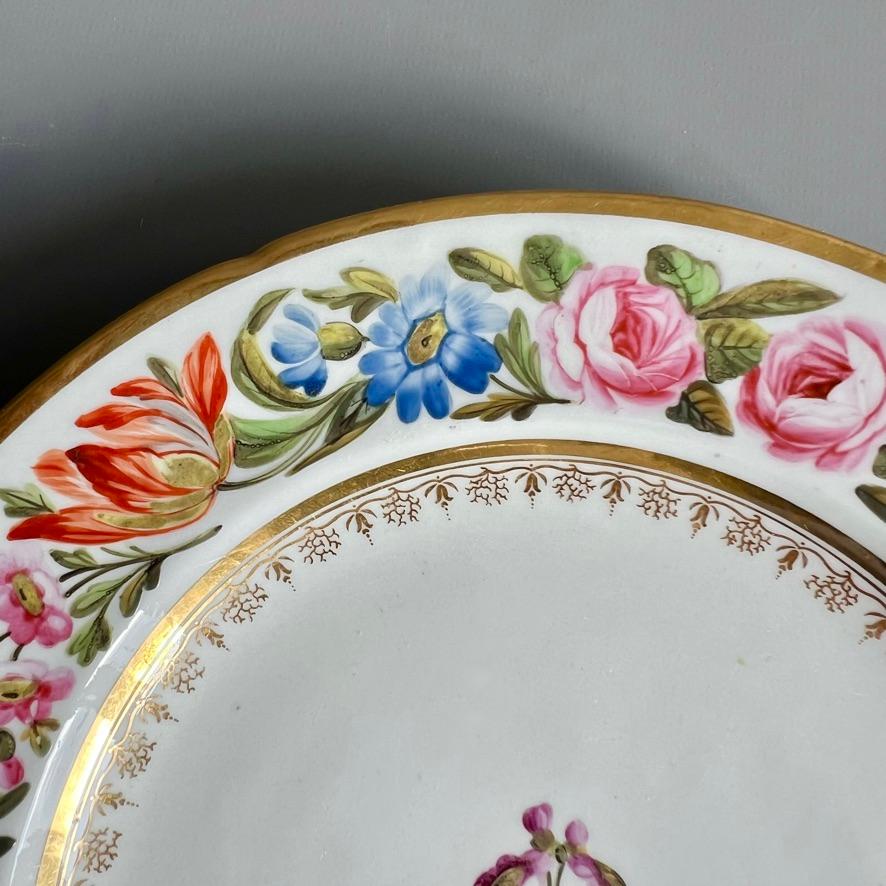 Coalport John Rose Teller, Abundant Flowers, T. Baxter Studio, ca. 1805 (2) (Handbemalt) im Angebot