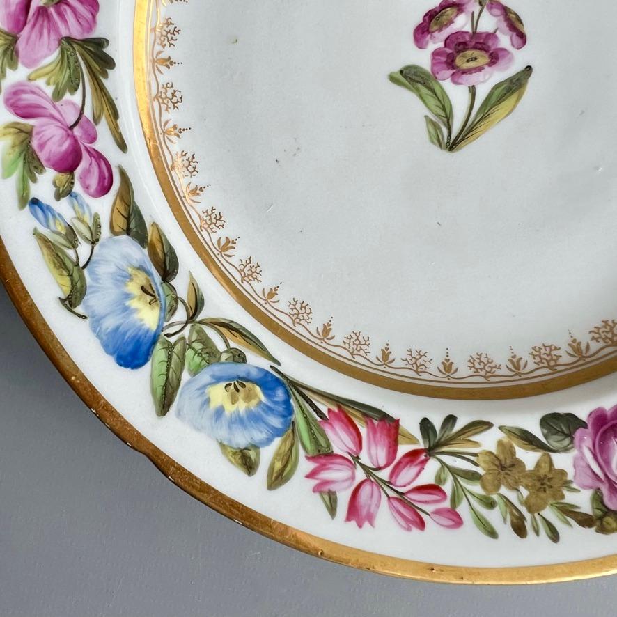 Coalport John Rose Teller, Abundant Flowers, T. Baxter Studio, ca. 1805 (2) (Porzellan) im Angebot