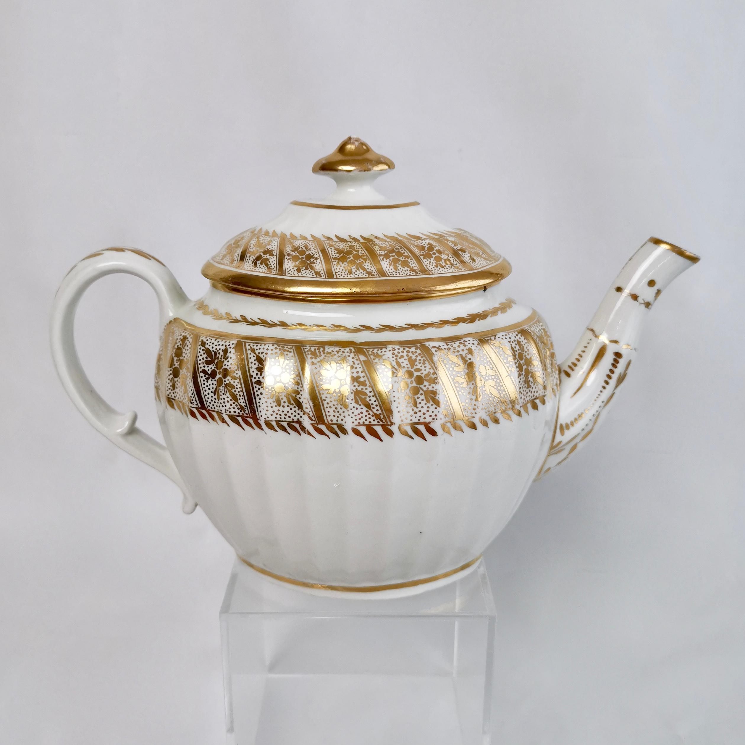 English Coalport John Rose Porcelain Tea Service, White and Gilt, Georgian, circa 1795