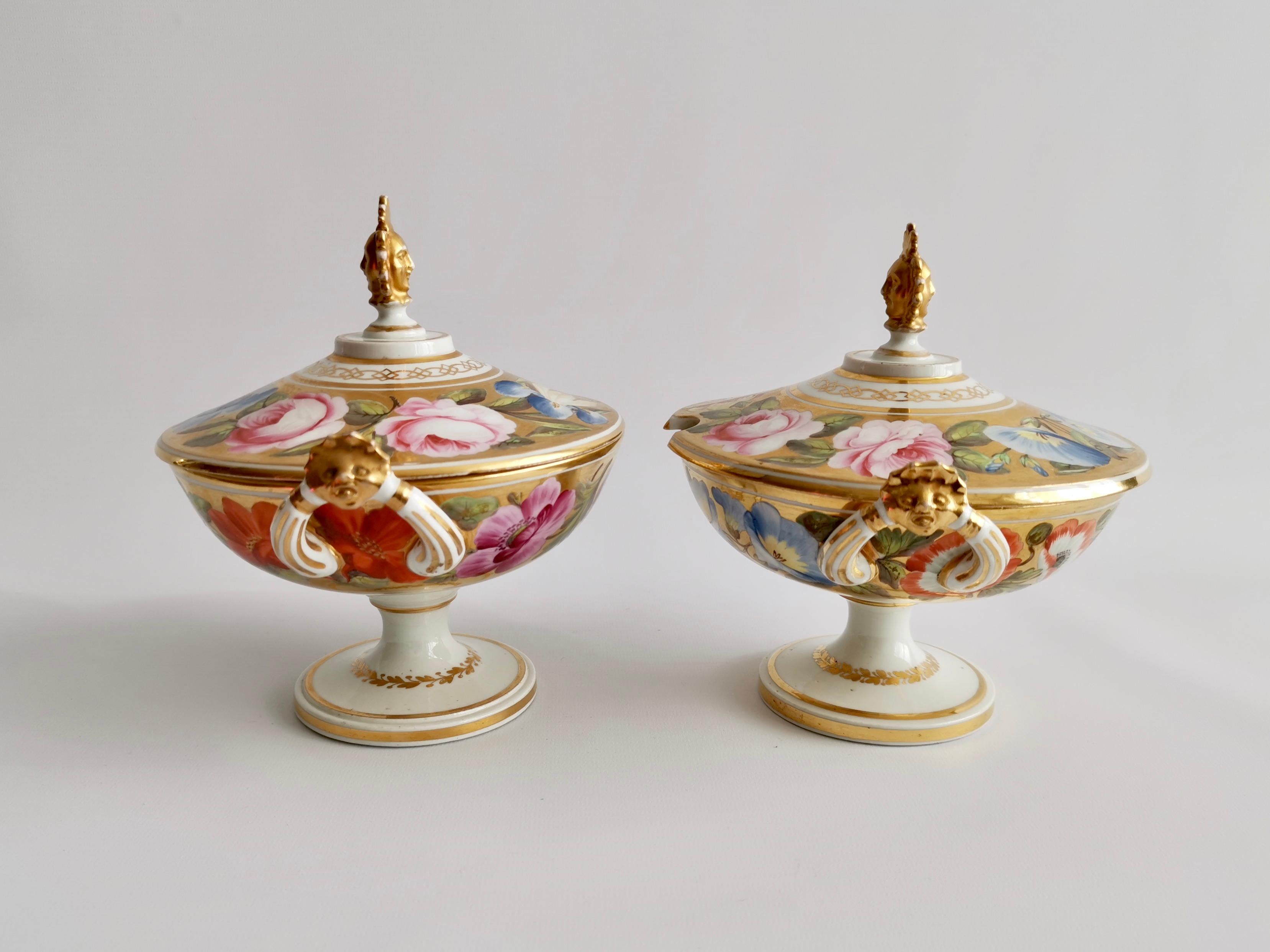 Regency CIRCA Paire de soupières dorées à motifs floraux, Marquis d'Anglesey, vers 1820 en vente