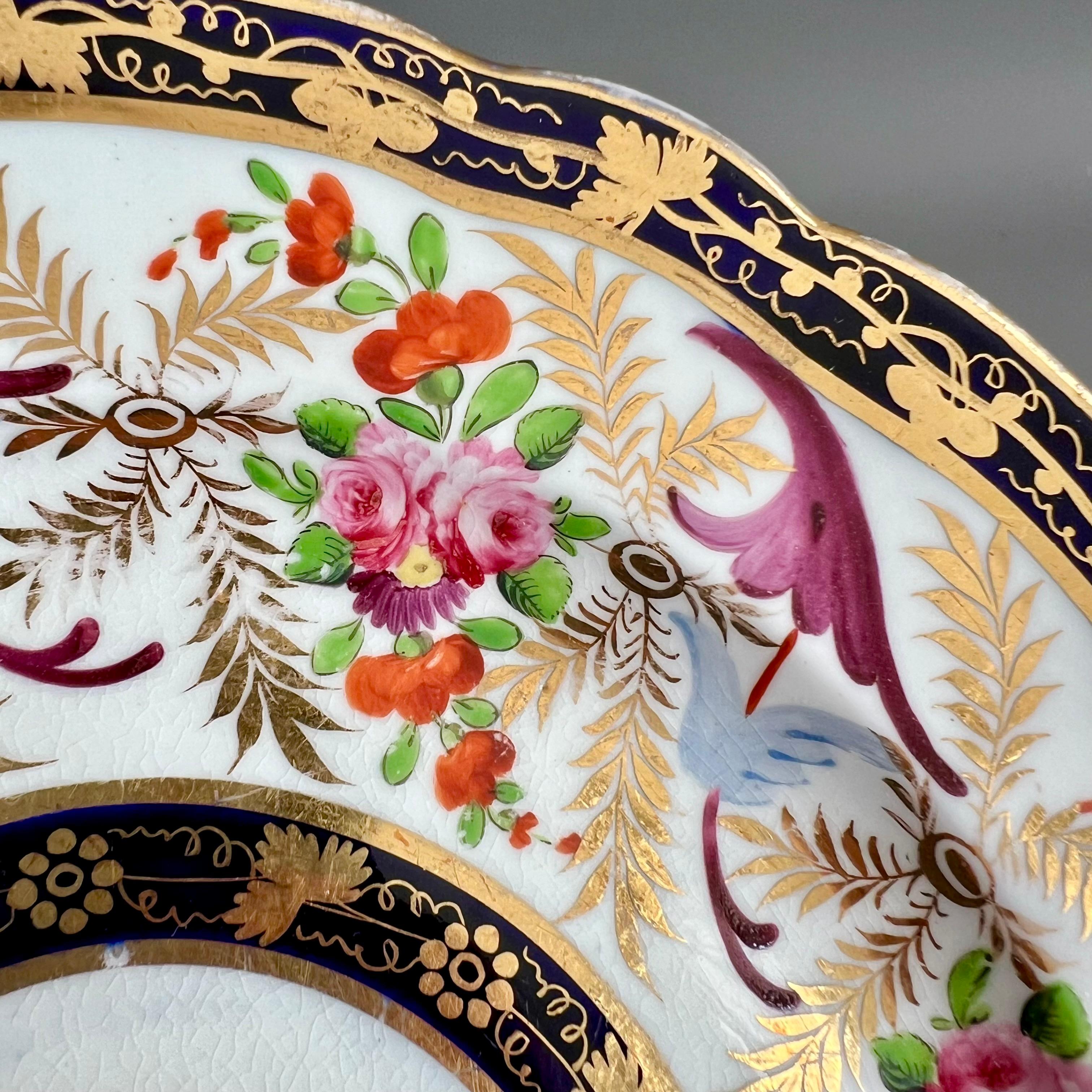 Plato de Coalport, diseño neoclásico azul cobalto, dorado y flores, 1815-1820 (2) en venta 2