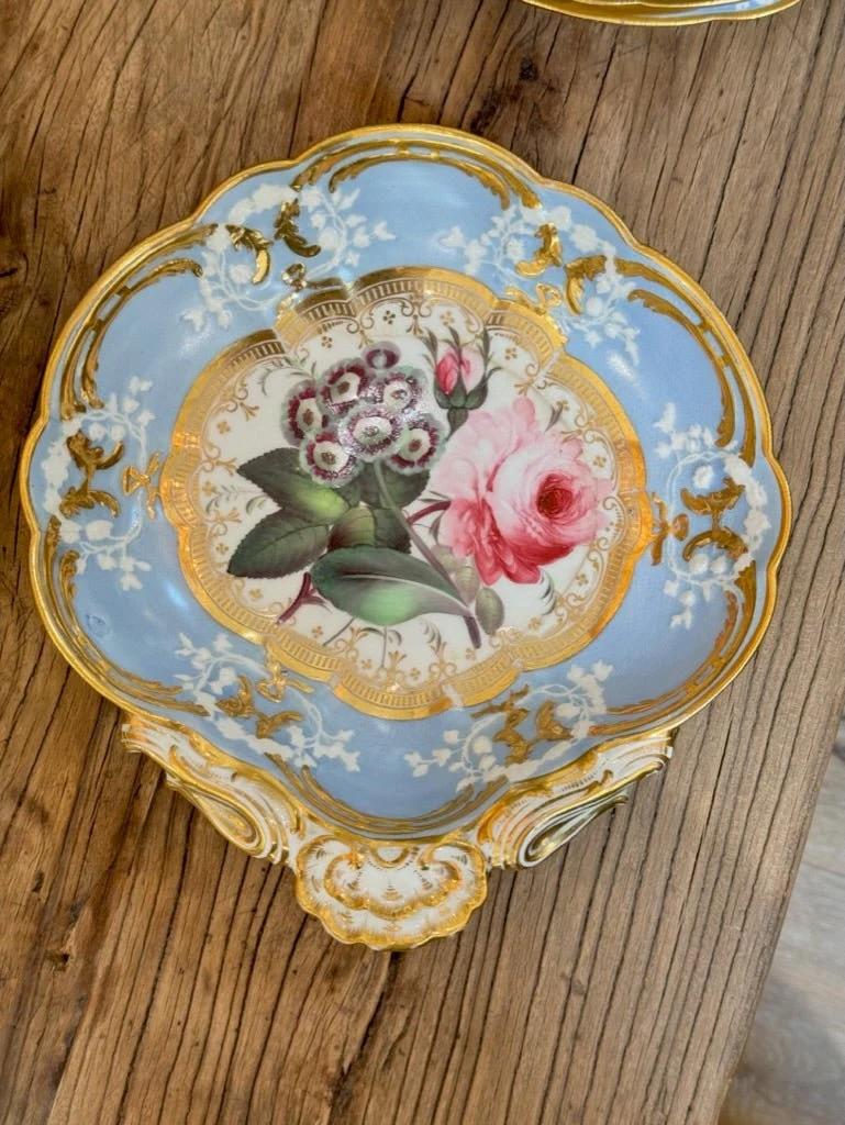 Platos Coalport, Piezas para servir, Pintura floral excepcional, Porcelana de feldespato en venta 1