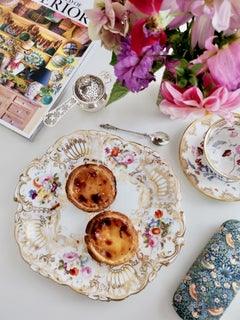Coalport Porcelain Cake Plate, Gilt, Flowers Attr. T. Dixon, Rococo Revival 1834
