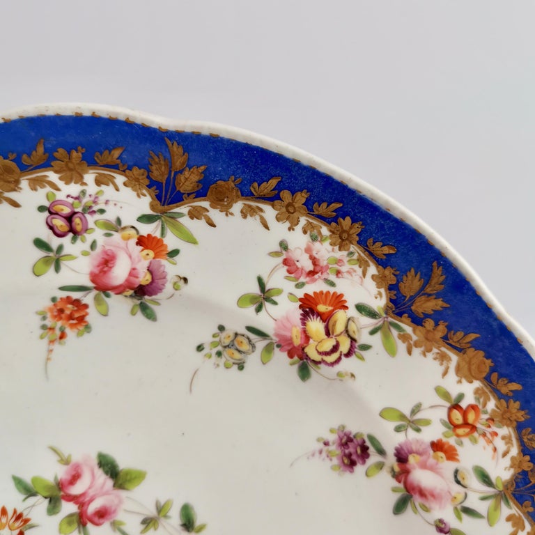 Hand-Painted Coalport Porcelain Plate, Royal Blue with Flower Garlands, 1820-1825 For Sale