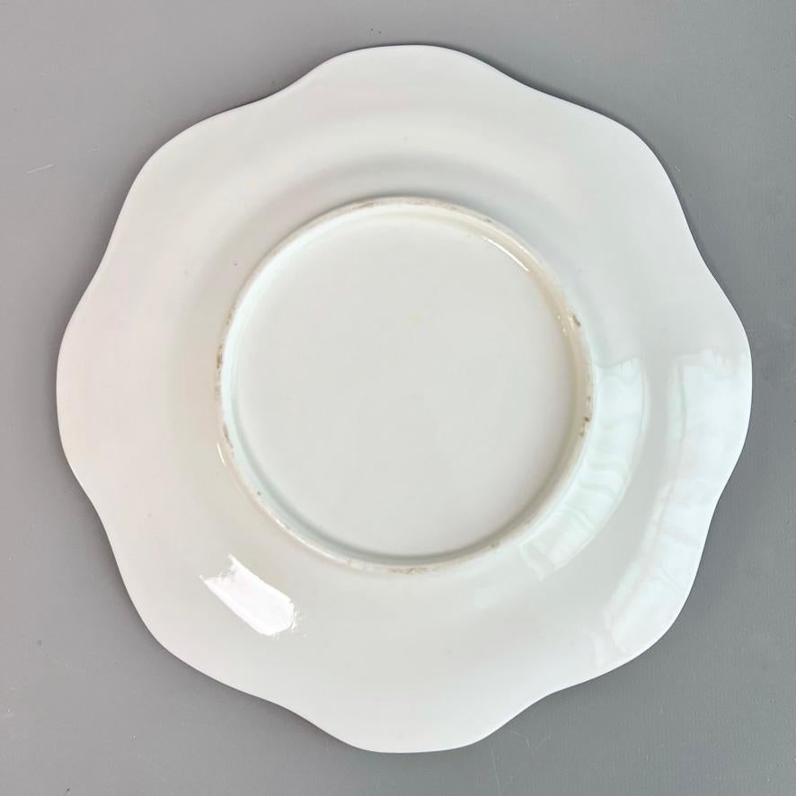 Assiette en porcelaine de Coalport, blanche avec des fleurs peintes à la main, Régence vers 1820 en vente 2