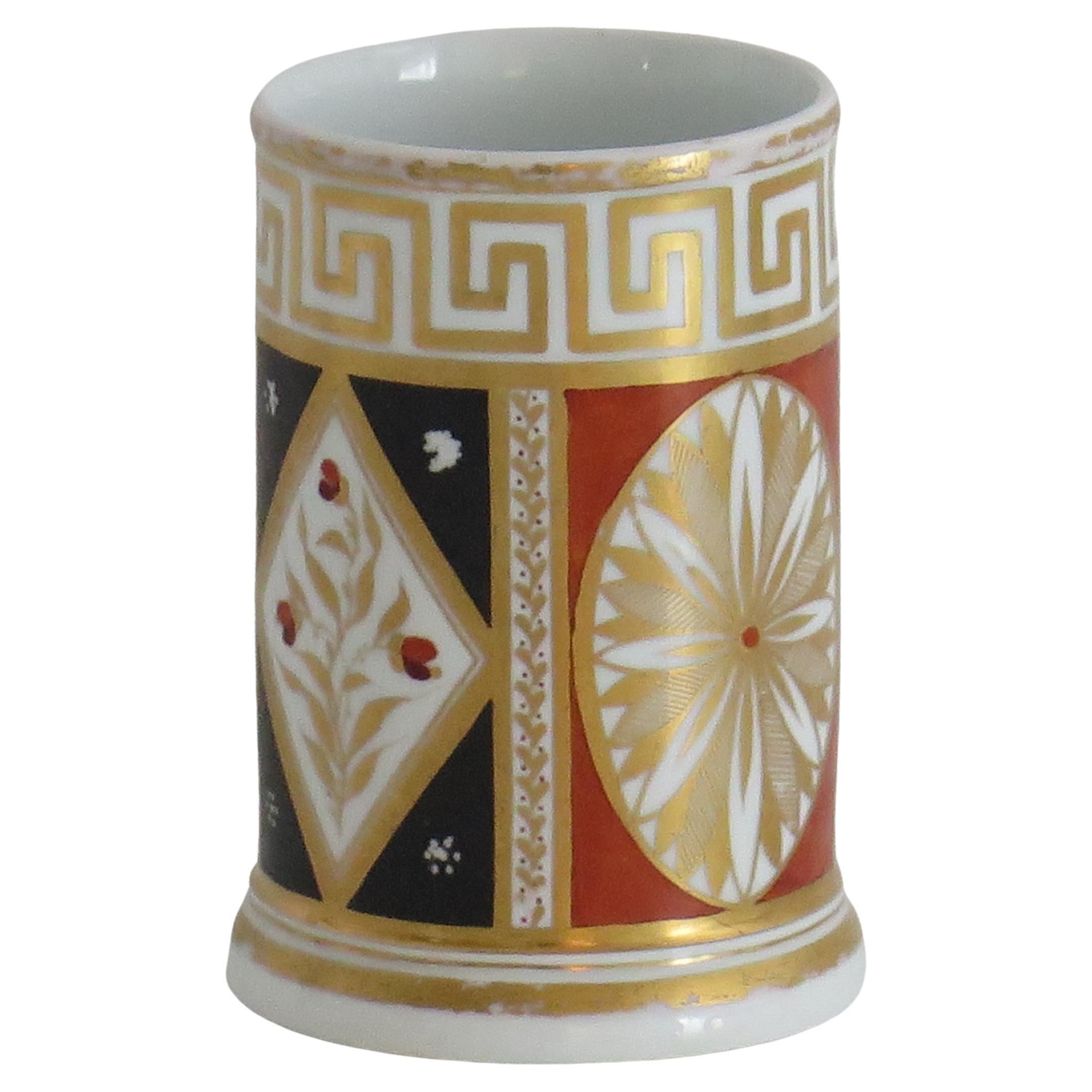 Coalport porcelain Spill Vase in Greek Key Pattern No. 90, circa 1810
