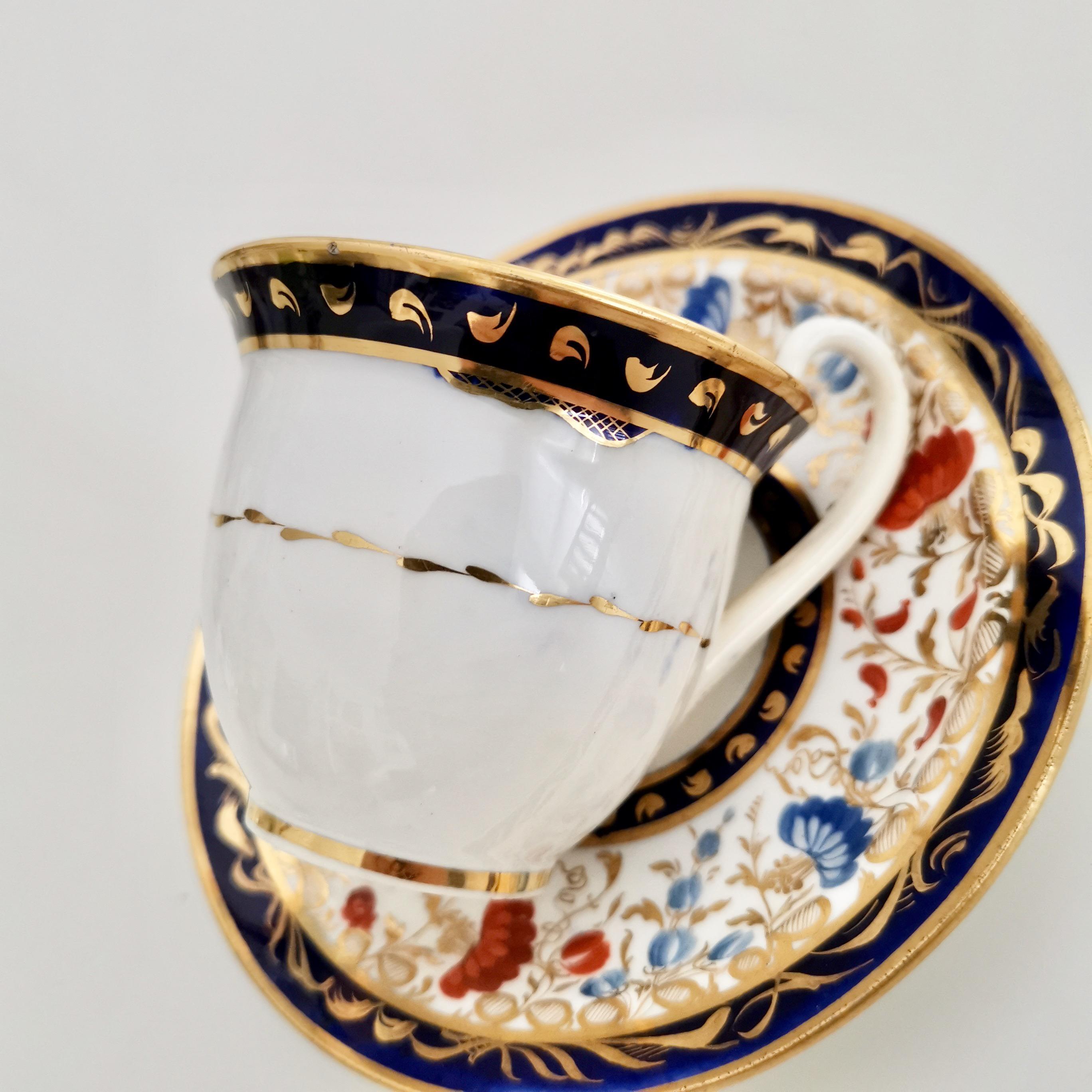 Coalport Porcelain Teacup Trio, White and Floral, Empire Shape, Regency ca 1815 7