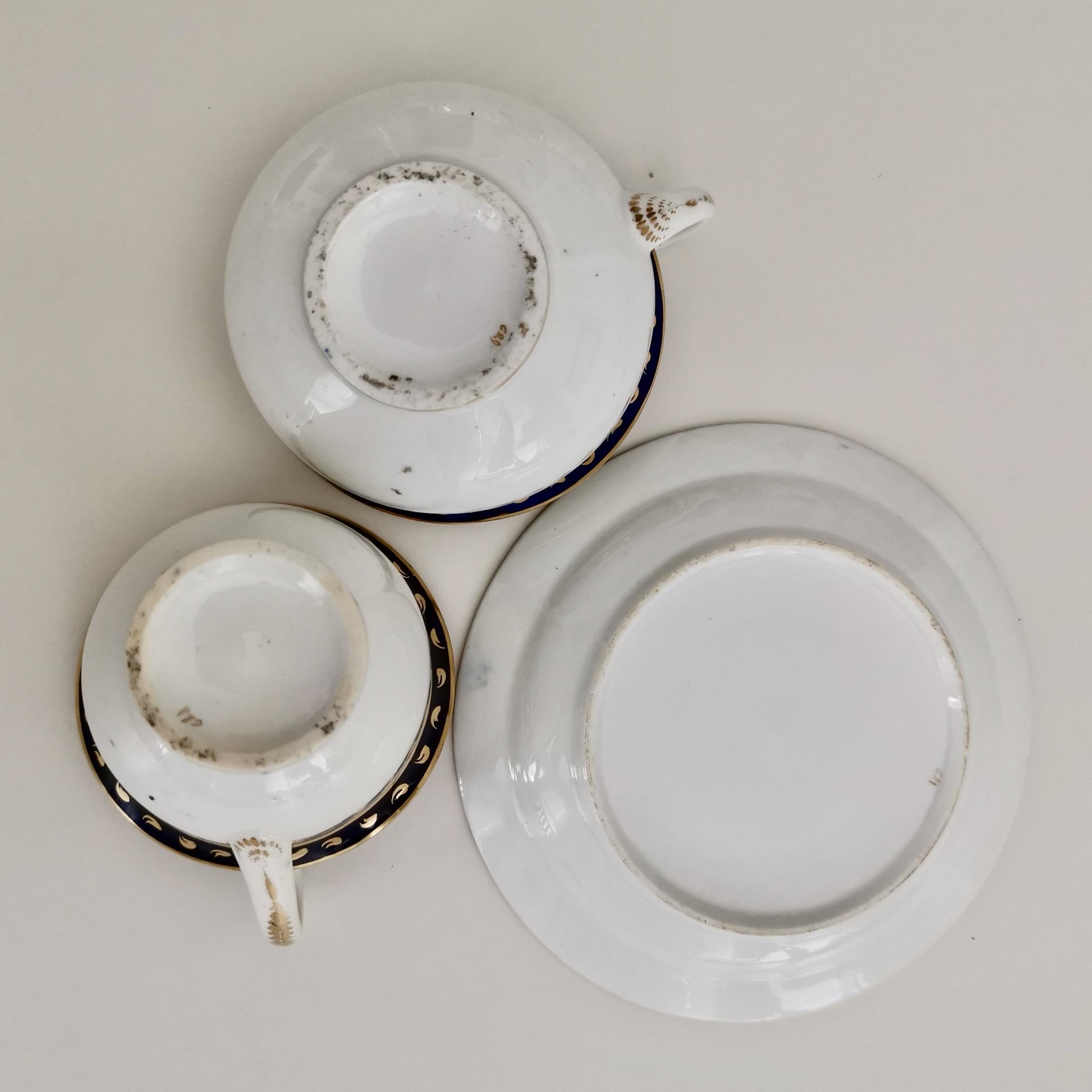 Coalport Porcelain Teacup Trio, White and Floral, Empire Shape, Regency ca 1815 13