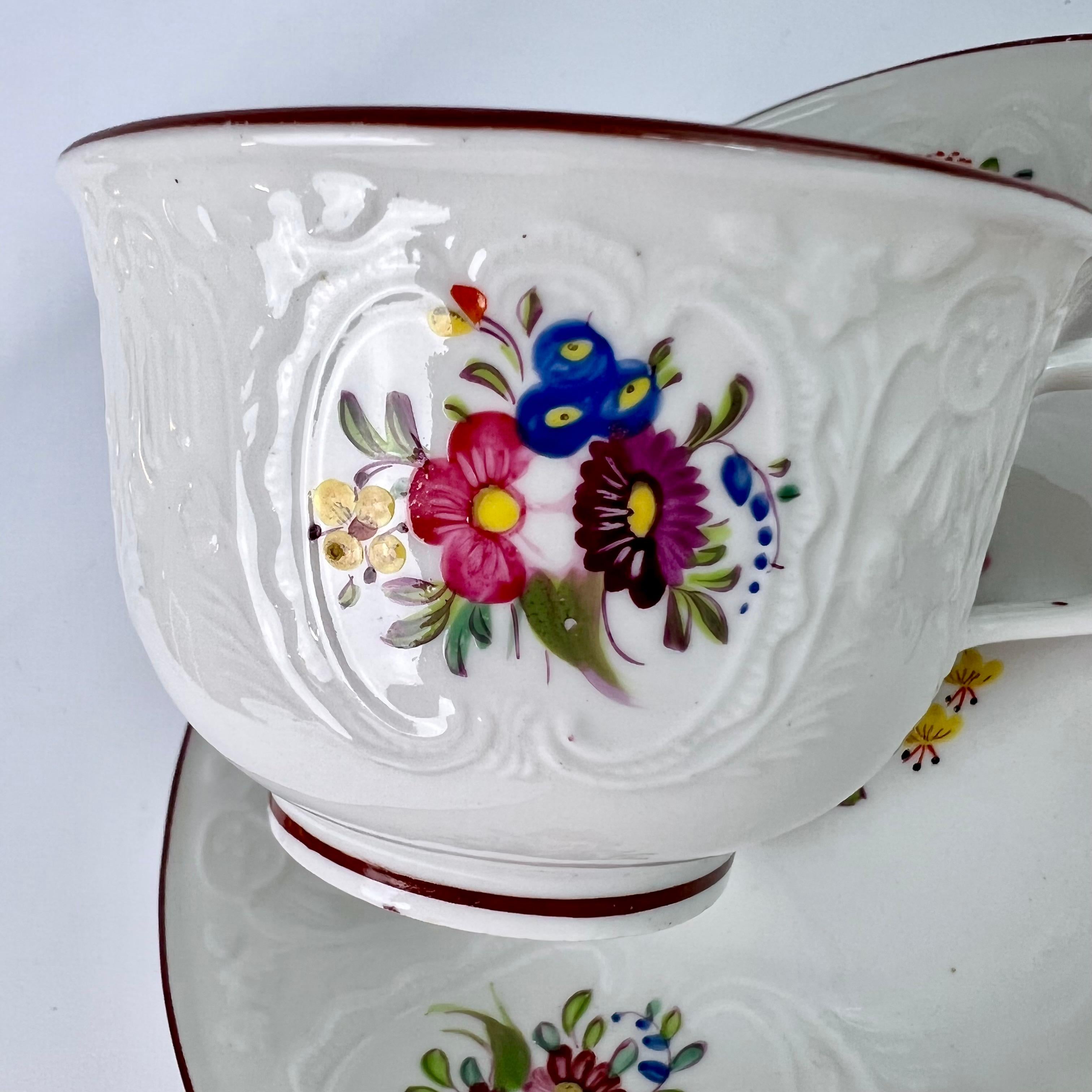 Coalport Teacup, White Blind-Moulded Floral Dulong Pattern, ca 1817 In Good Condition For Sale In London, GB