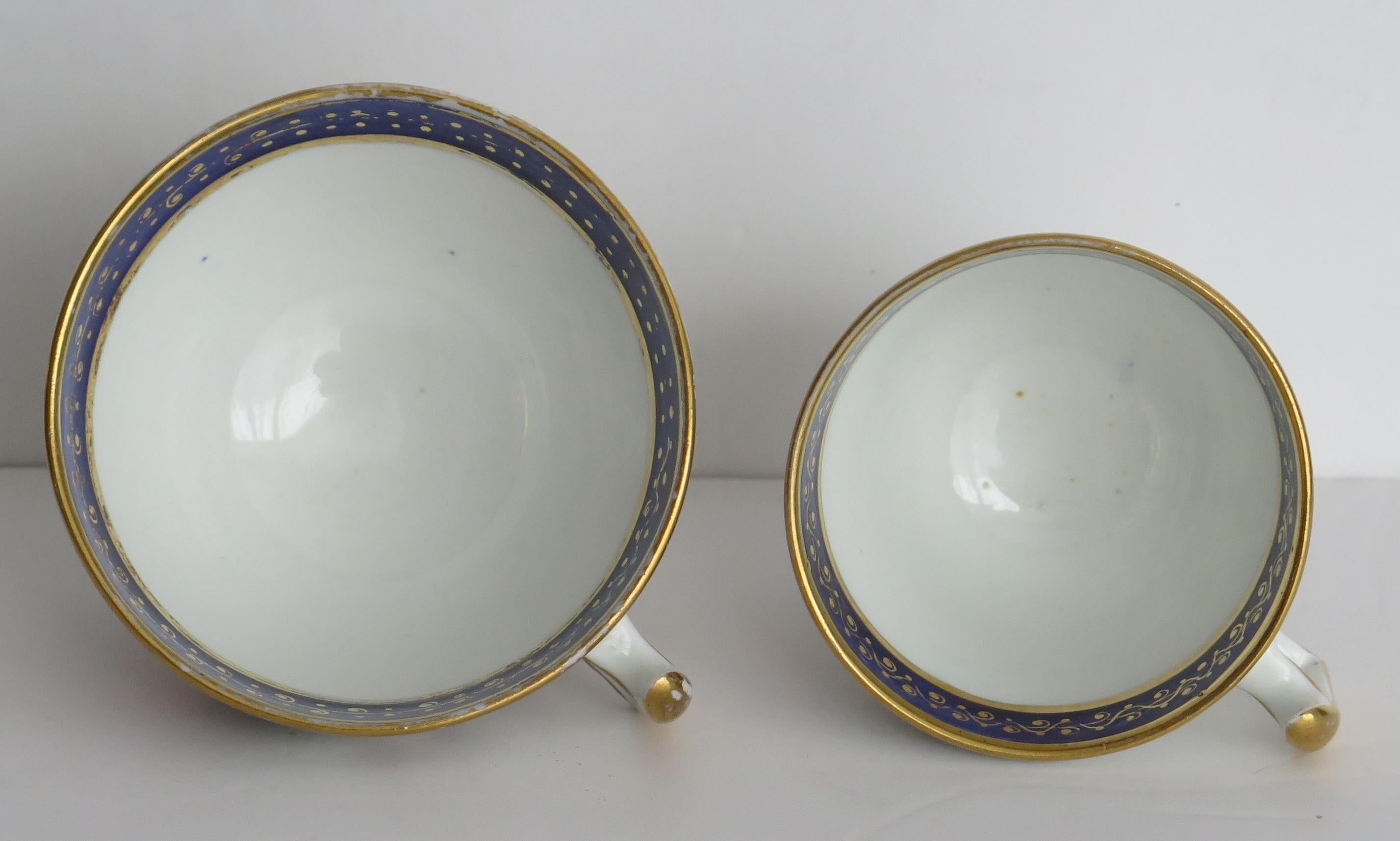 Hand-Painted Coalport Trio Porcelain Hand Painted Gilded Bold Imari Pattern, circa 1815 For Sale