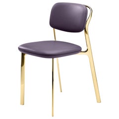 Silla Coast de cuero natural morado con latón pulido by Branch