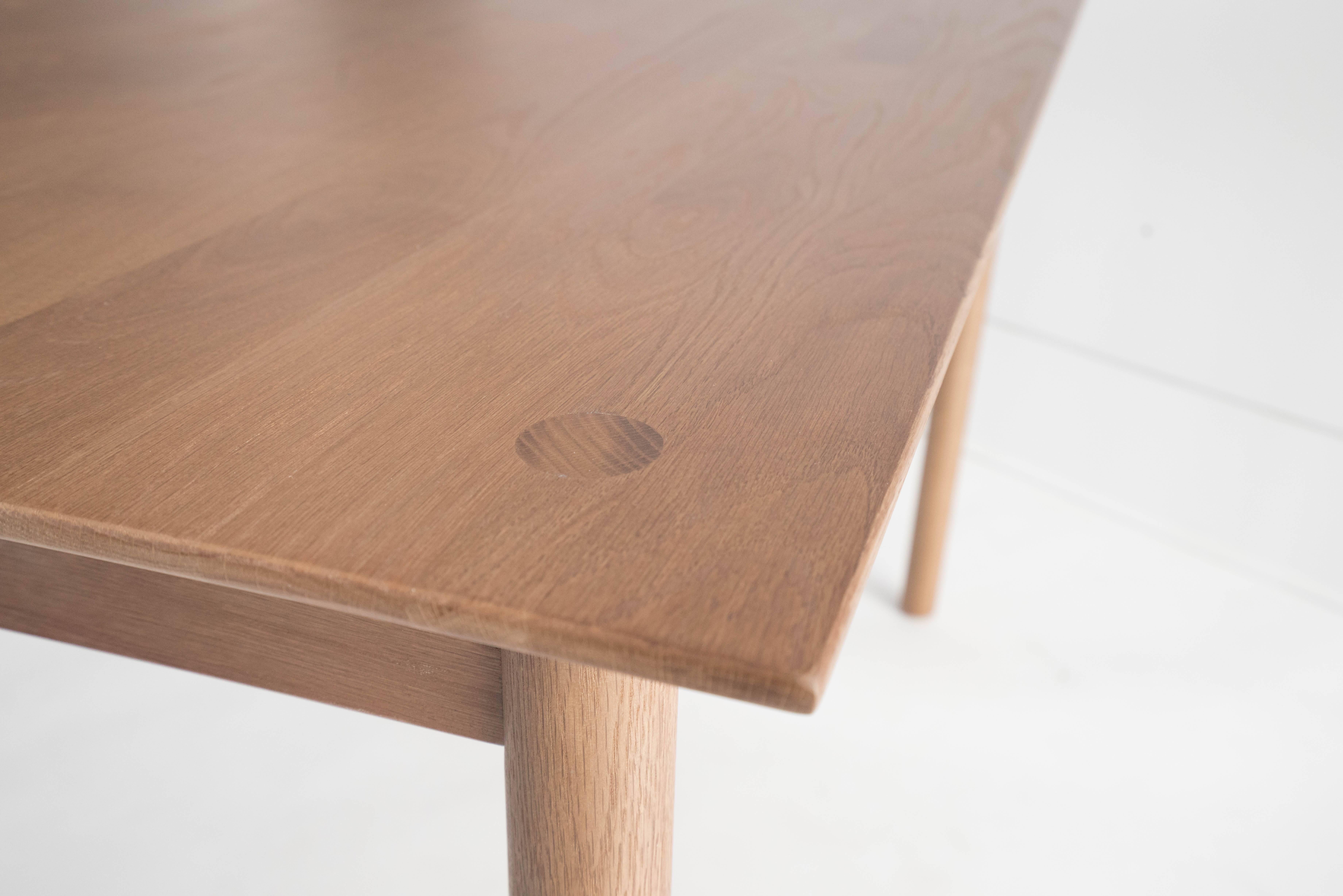 Coast Tisch von Sun at Six, Siena, minimalistischer Esstisch oder Schreibtisch aus Holz (Tischlerei) im Angebot