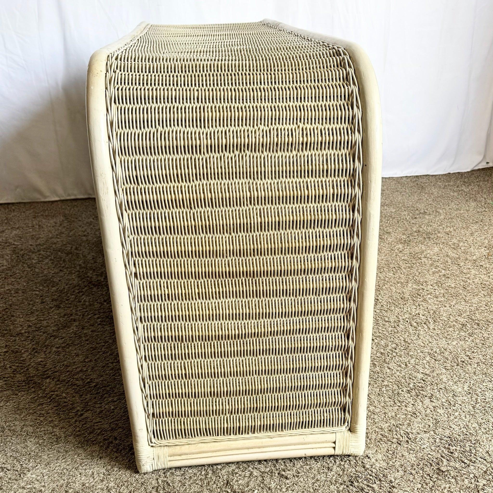 Cómoda Costera Boho Chic de Mimbre Ratán en Cascada con Espejo de Pared finales del siglo XX en venta