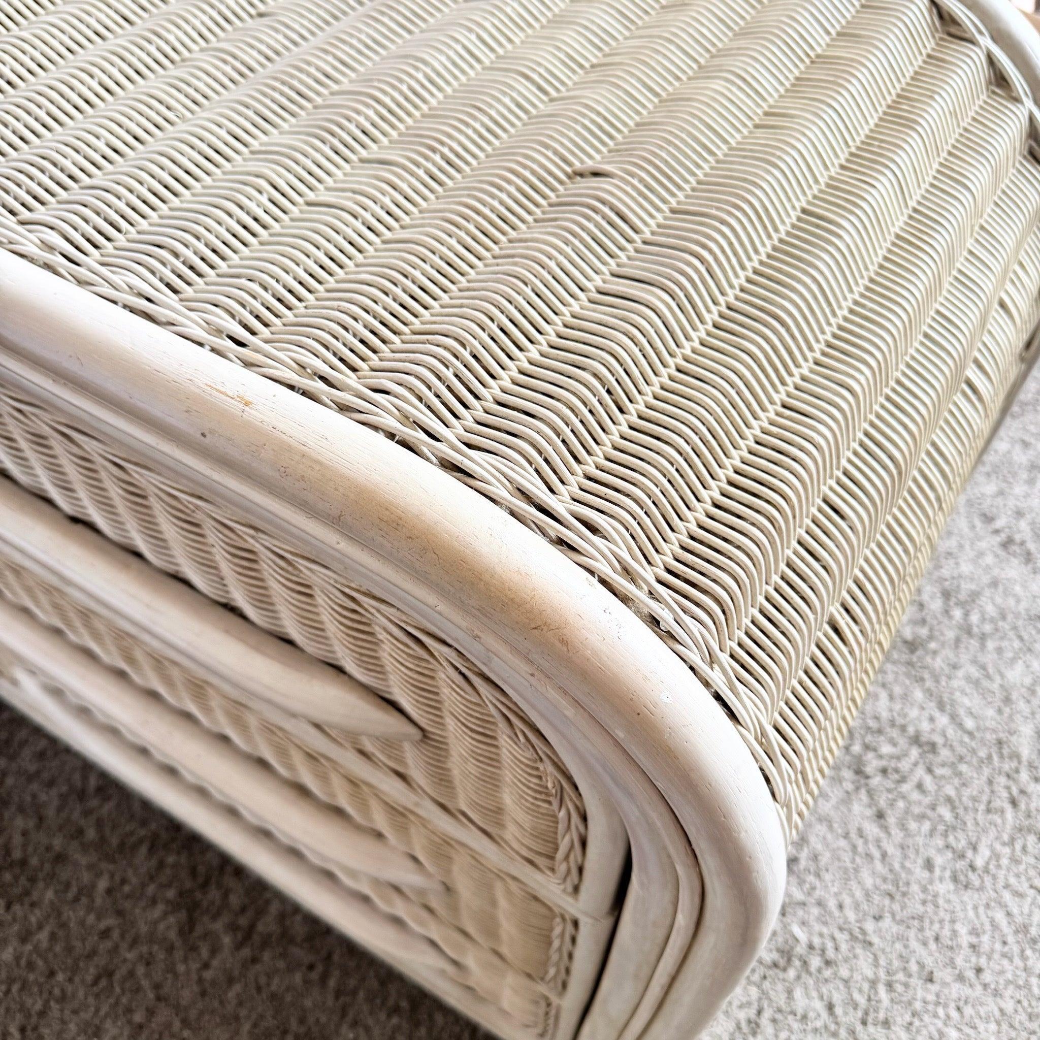 Cómoda Costera Boho Chic de Mimbre Ratán en Cascada con Espejo de Pared en venta 3