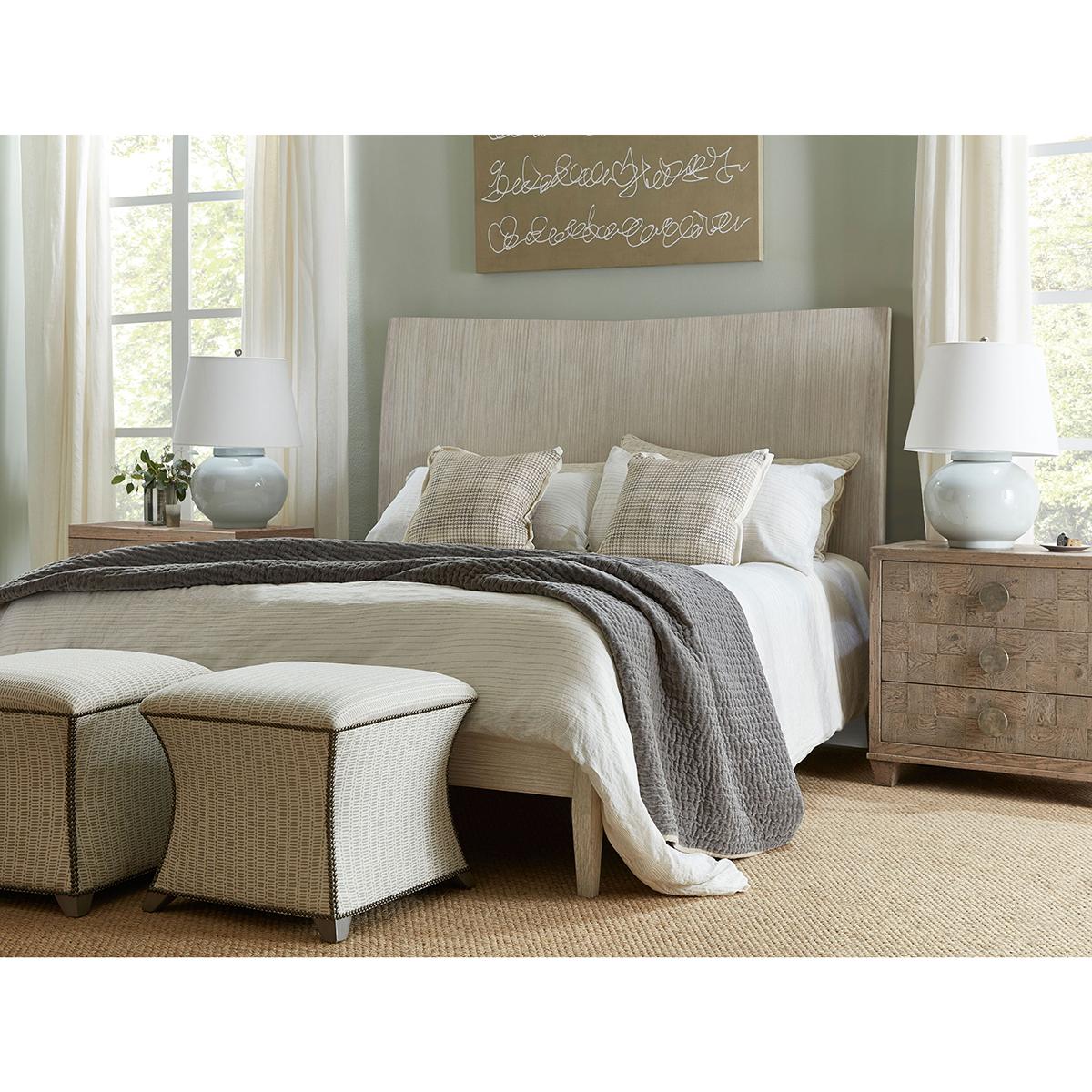 Coastal Breeze Panel Bed Queen In New Condition For Sale In Westwood, NJ