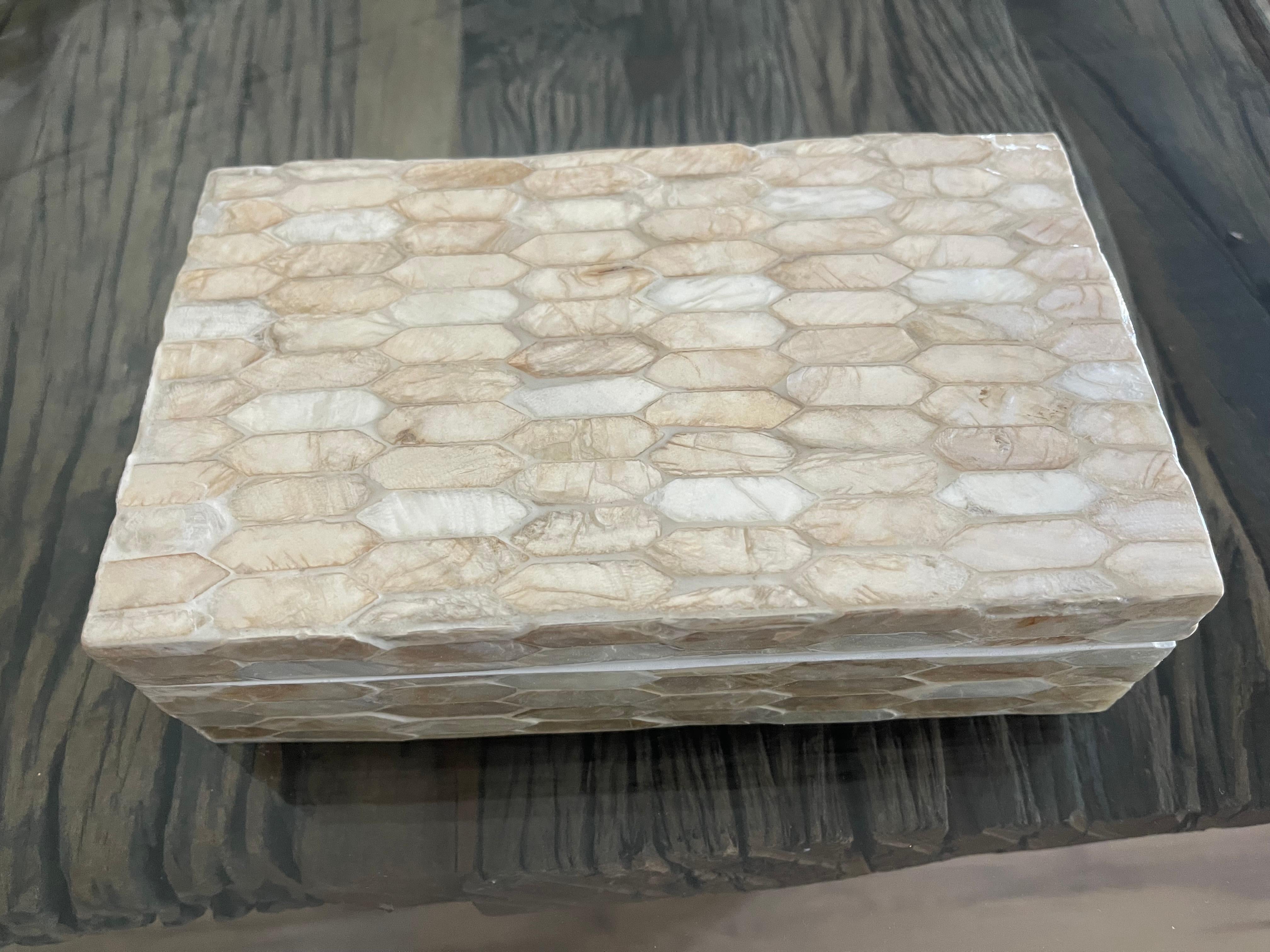 Coastal Capiz Shell Scalloped Bowl and Treasure Box In Good Condition For Sale In Boca Raton, FL