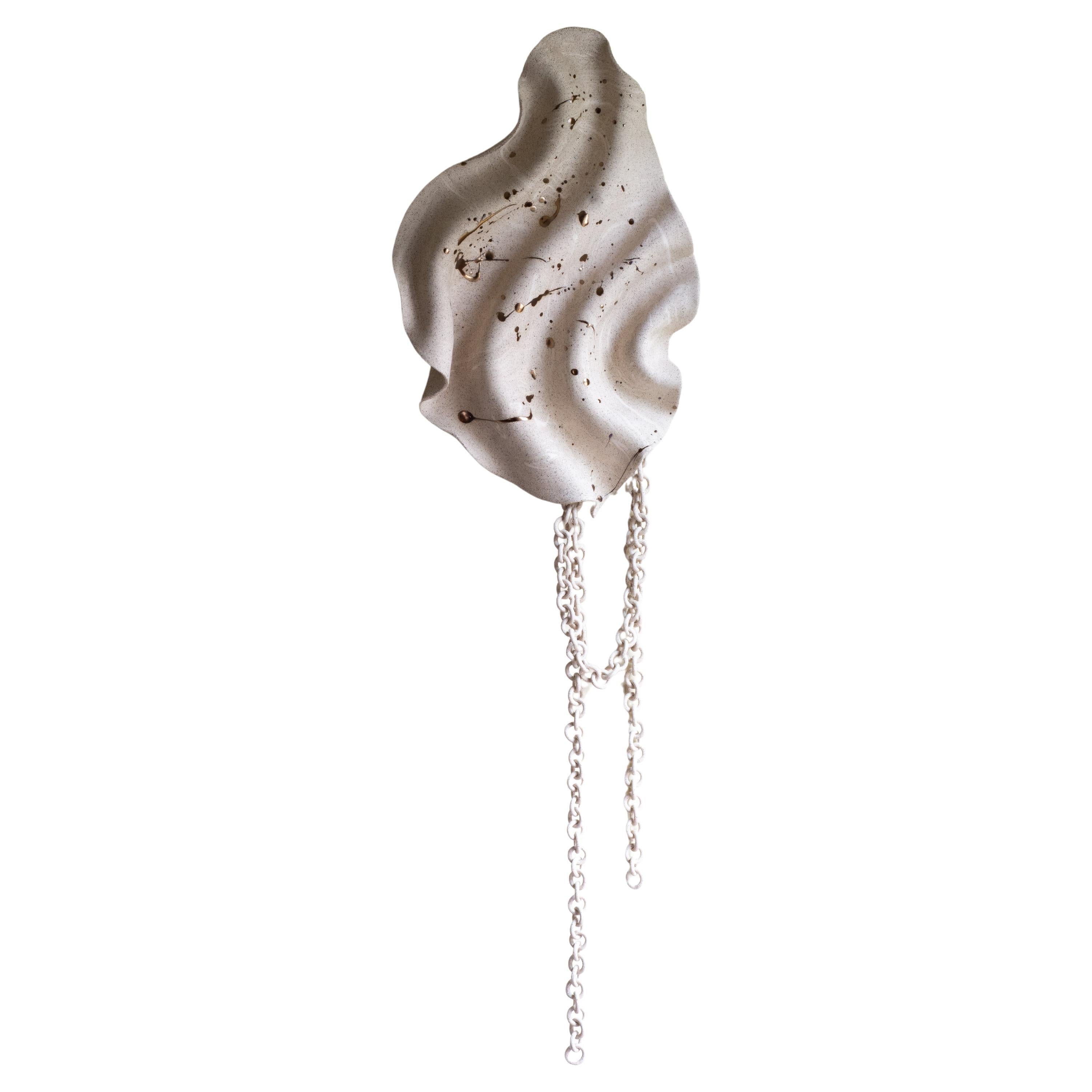 Scultura da parete a catena in ceramica costiera in vendita