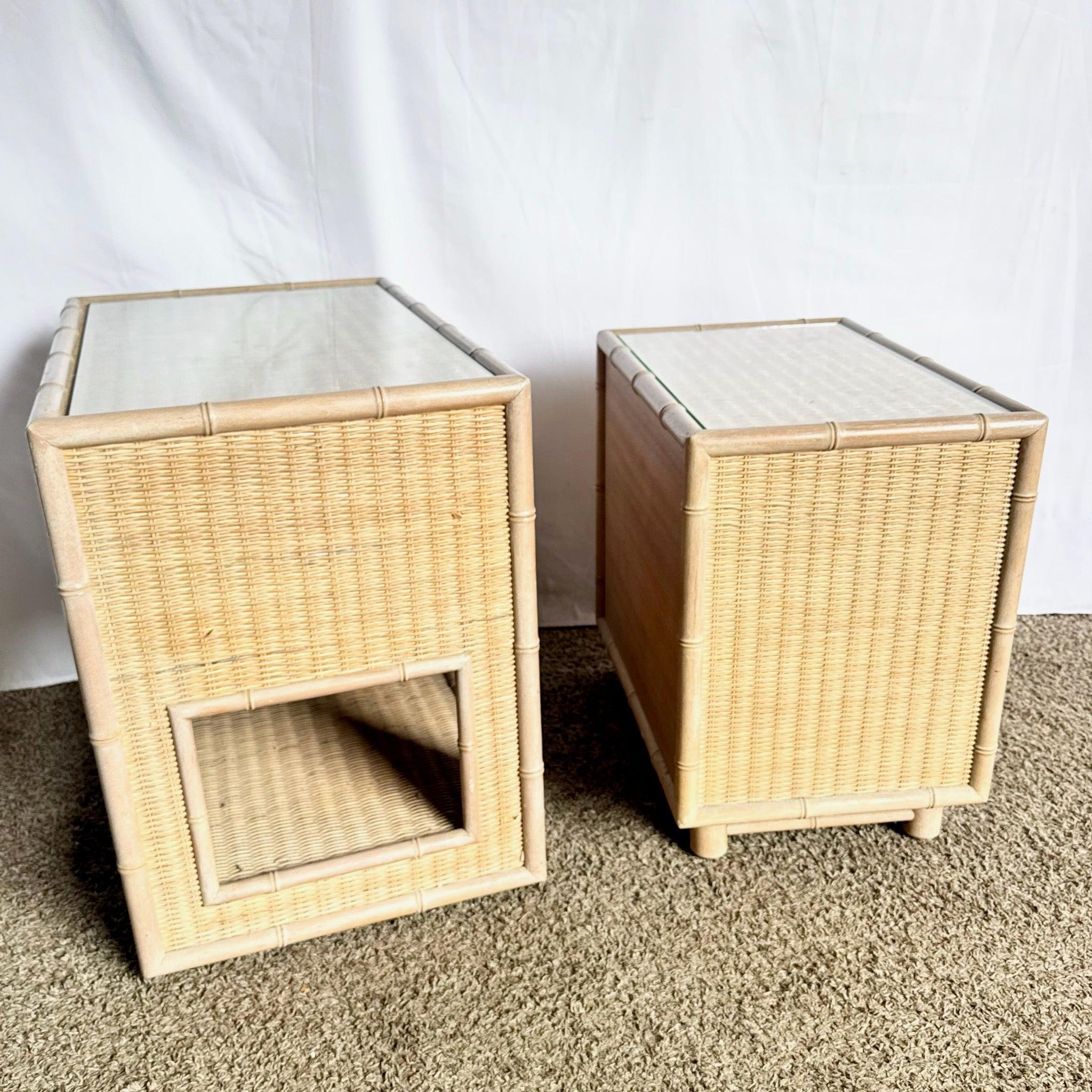 Coastal Faux Bamboo Wicker Glasplatte Tisch auf Rollen und Nachttisch- Set von 2 im Angebot 4