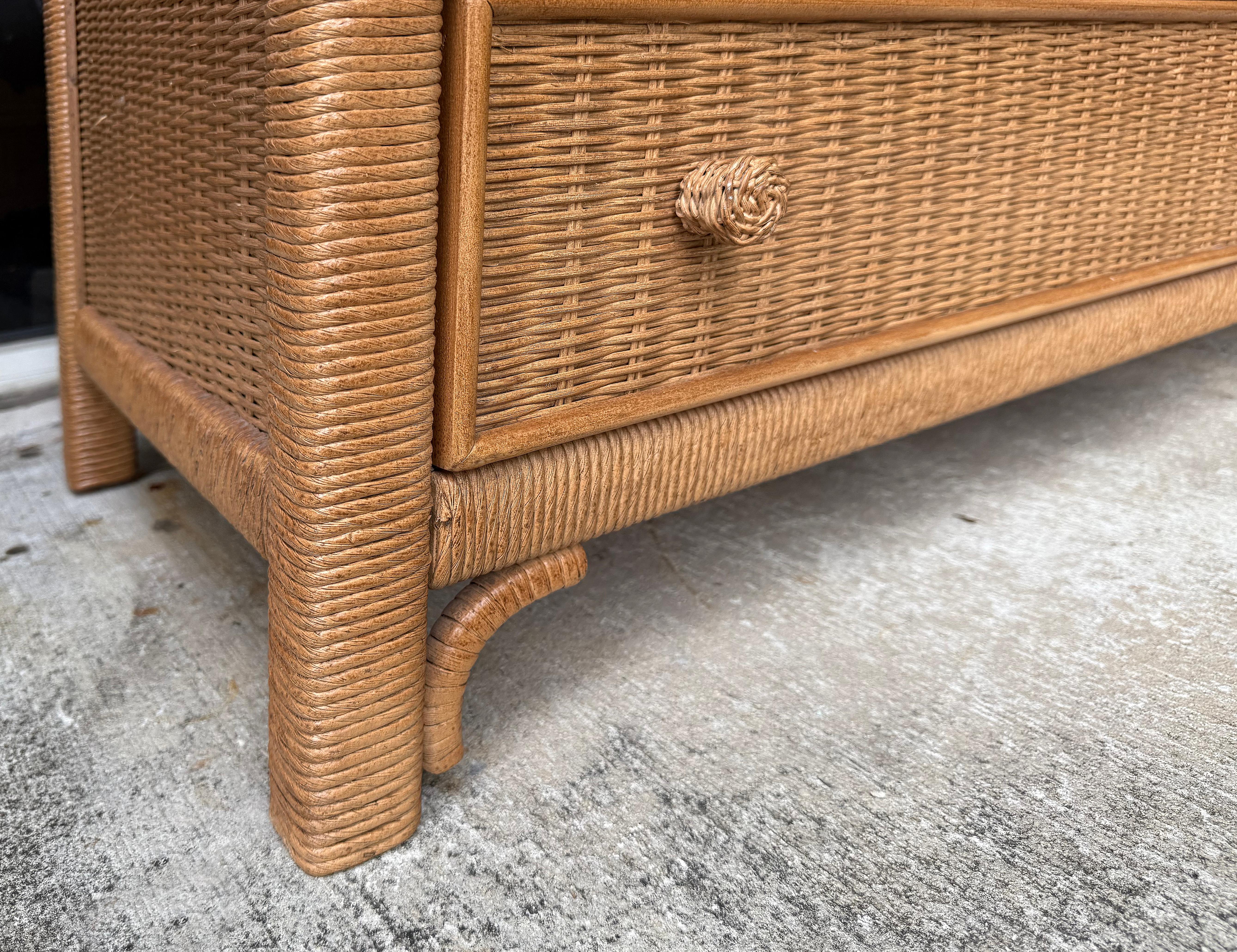 Commode à 6 tiroirs en osier tressé A Link pour Lexington HENRY en vente 2