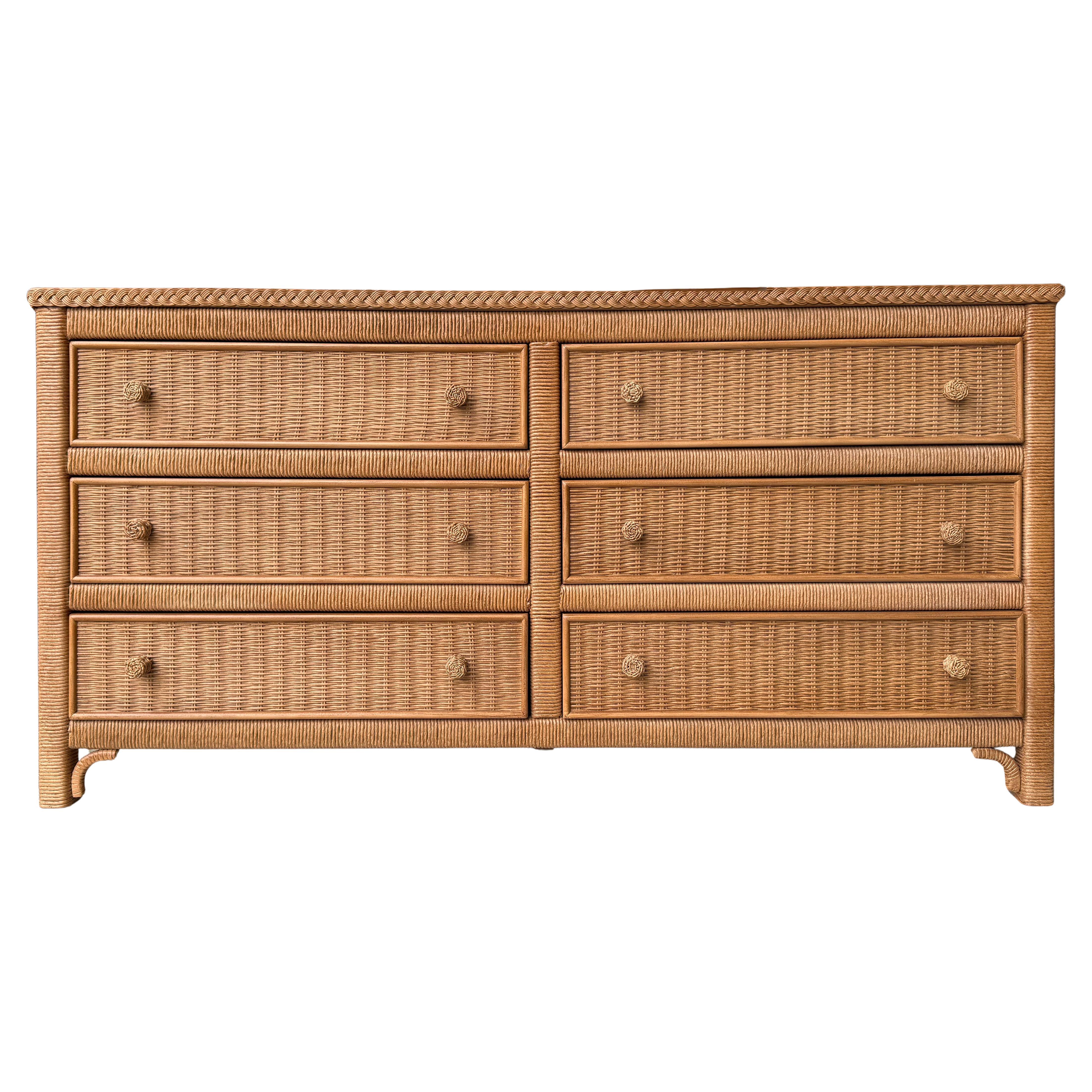 Commode à 6 tiroirs en osier tressé A Link pour Lexington HENRY en vente
