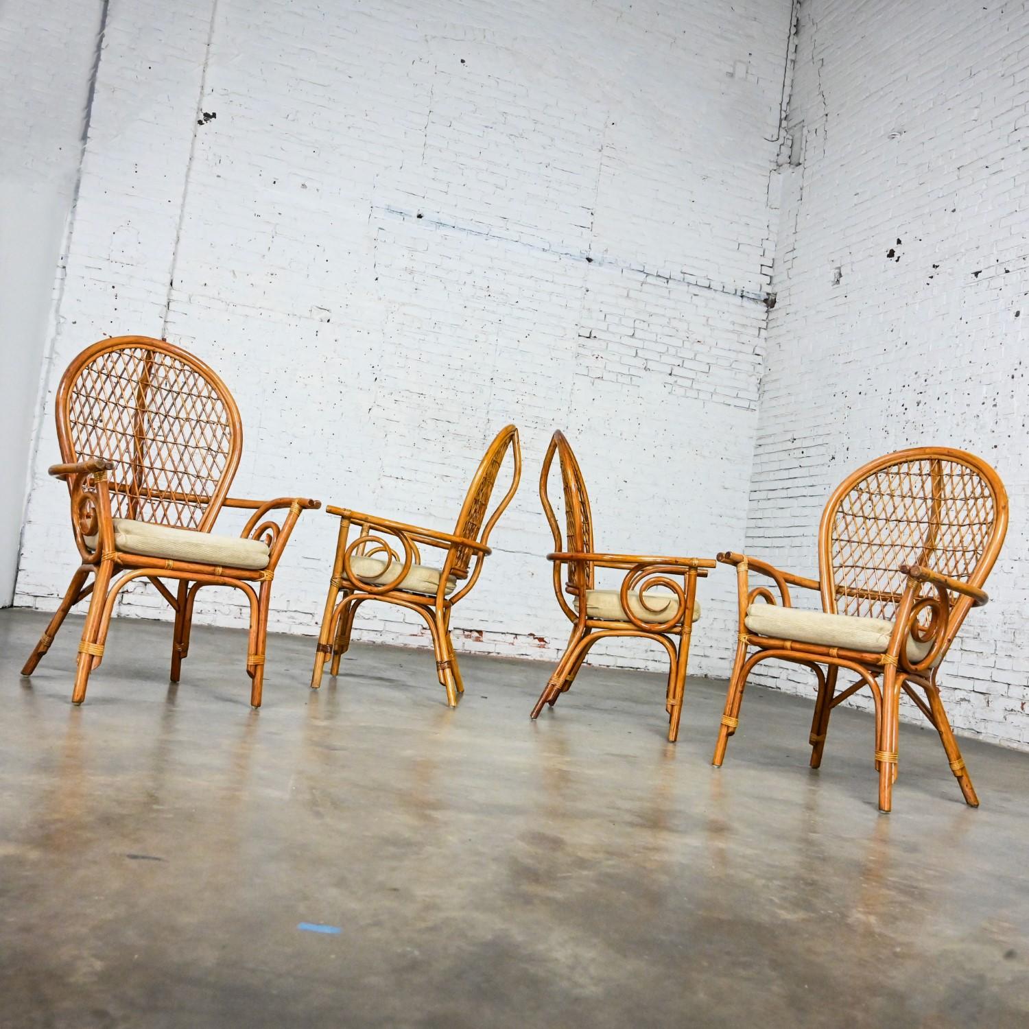 Sedie da pranzo in rattan con schienale a palloncino in stile isola costiera Hollywood Regency Set 4 in vendita 3