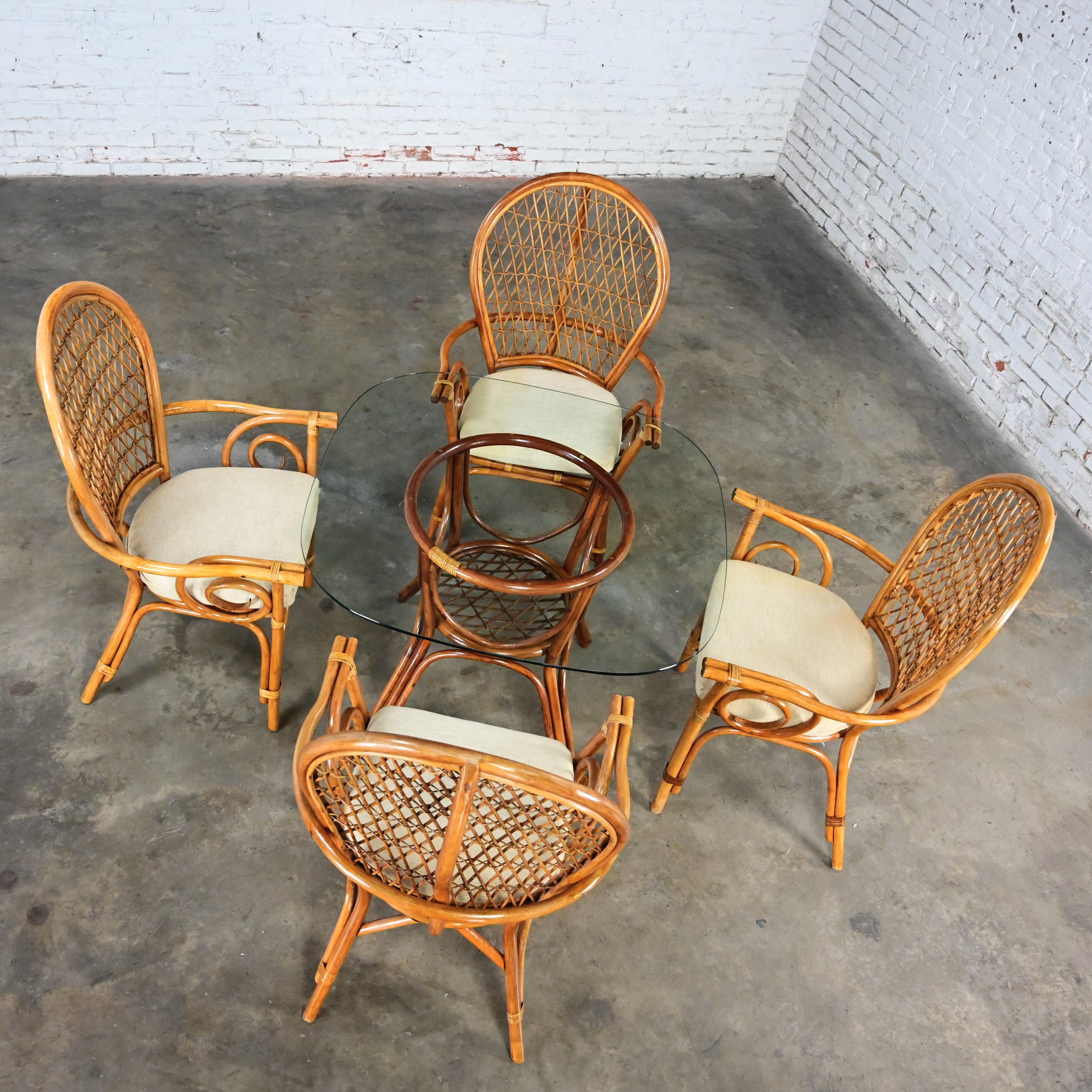 Coastal Island Style Rattan Glass Top Dining or Game Table & 4 Chairs a Set In Good Condition For Sale In Topeka, KS