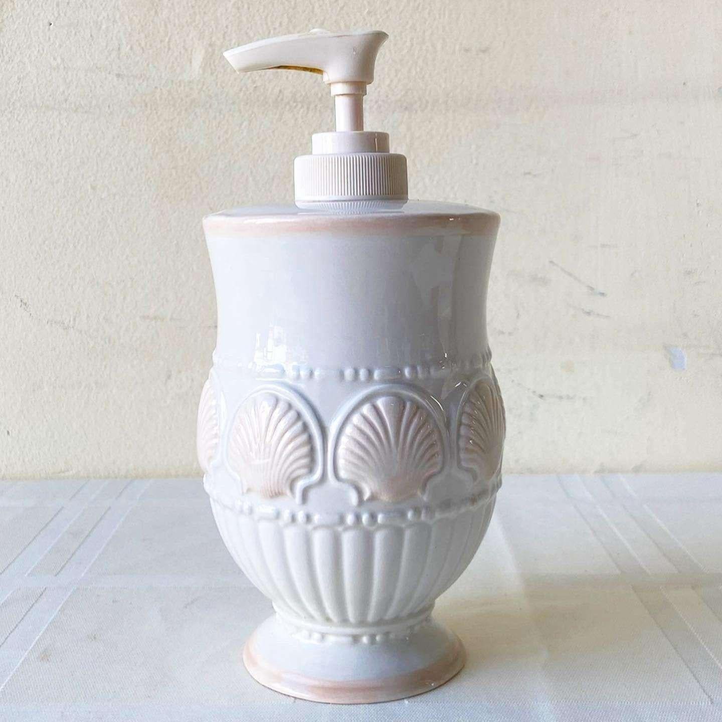 Muschel-Keramik-Badbehälter-Set von JC Penny im Angebot 3