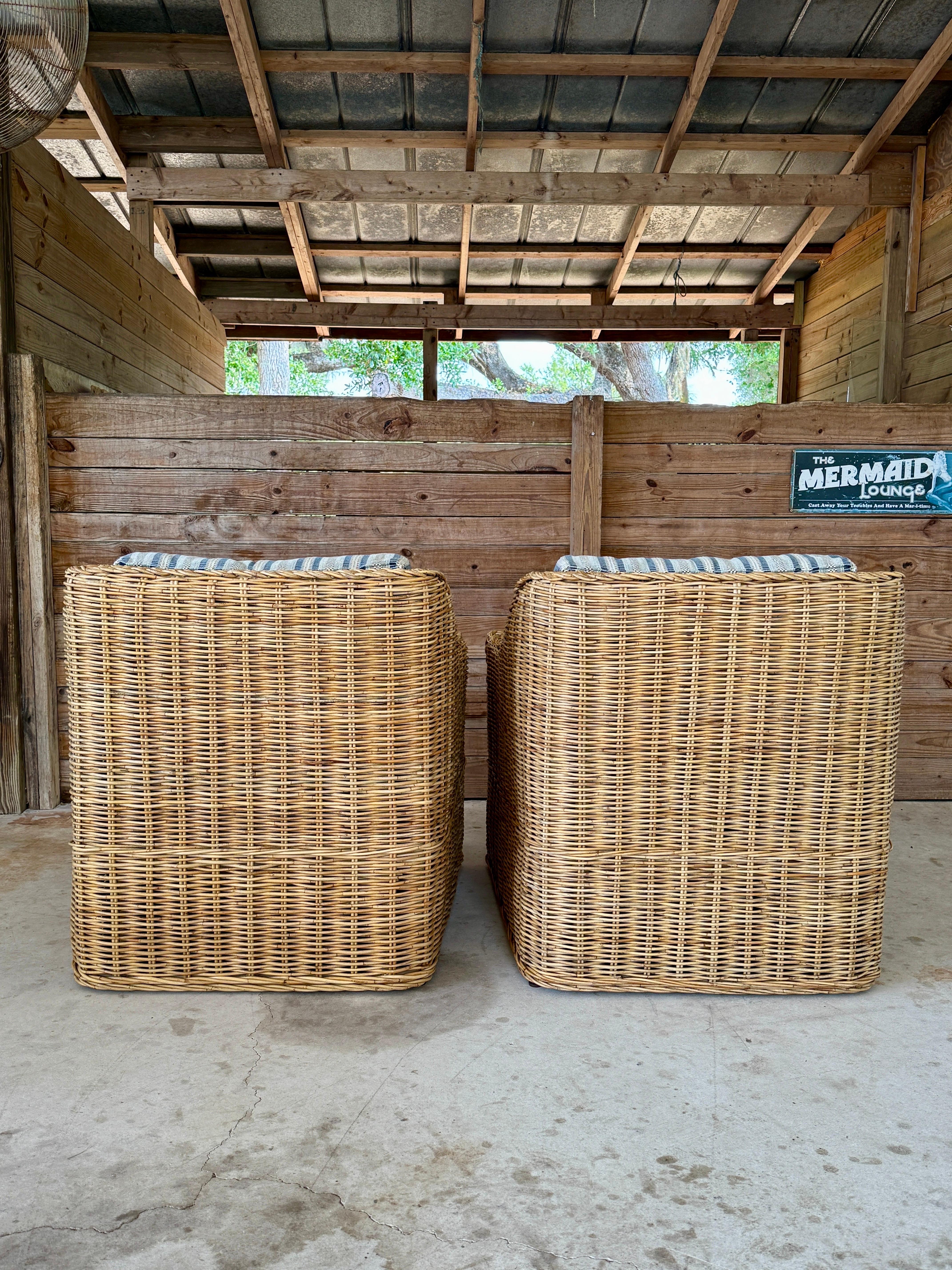 Coastal Ralph Lauren Large Braid Rattan Lounge Chairs With Original Blue and Whi In Good Condition In North Fort Myers, FL