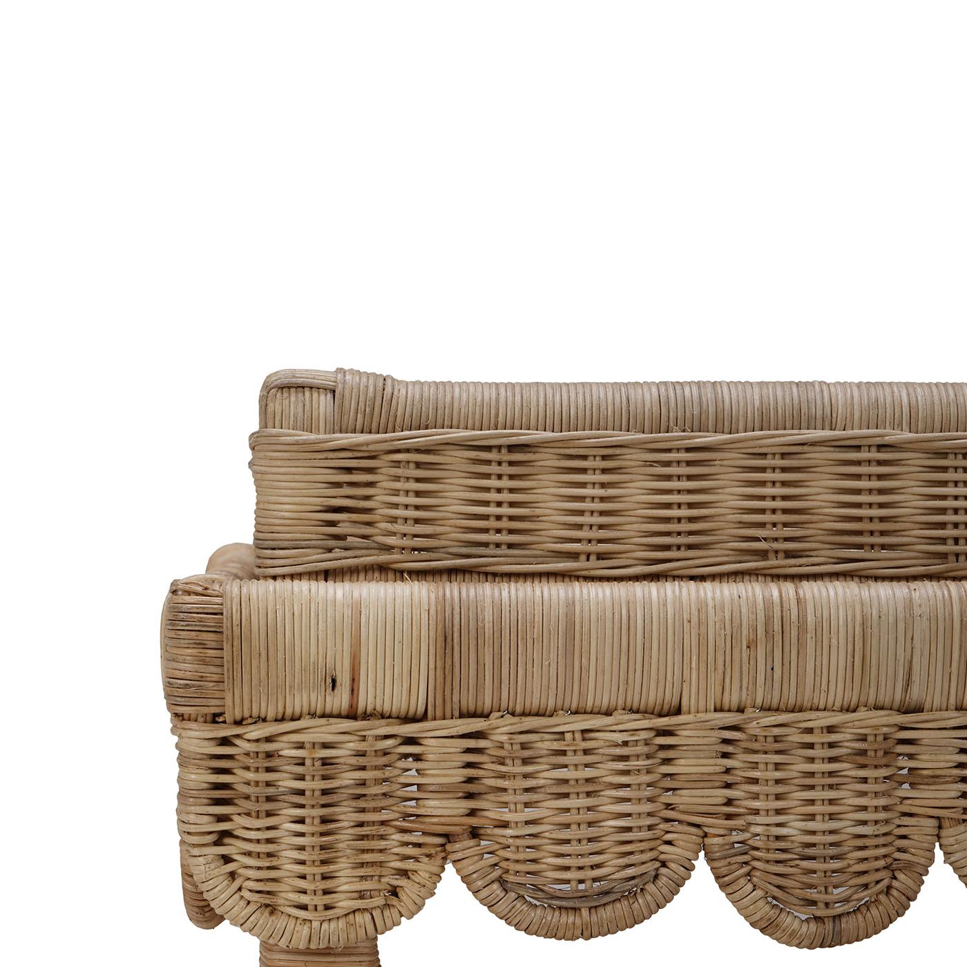 Table d'appoint côtière en rotin festonnée en vente 2