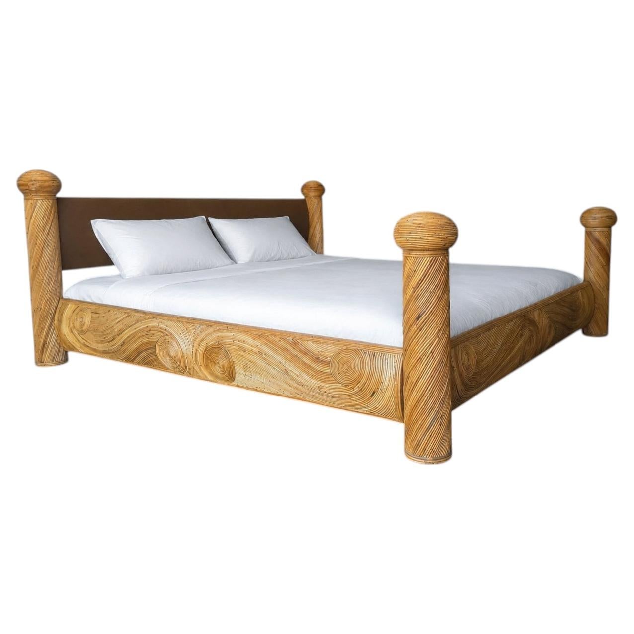 Cama de ratán de mimbre de bambú con juncos Coastal - Tamaño King