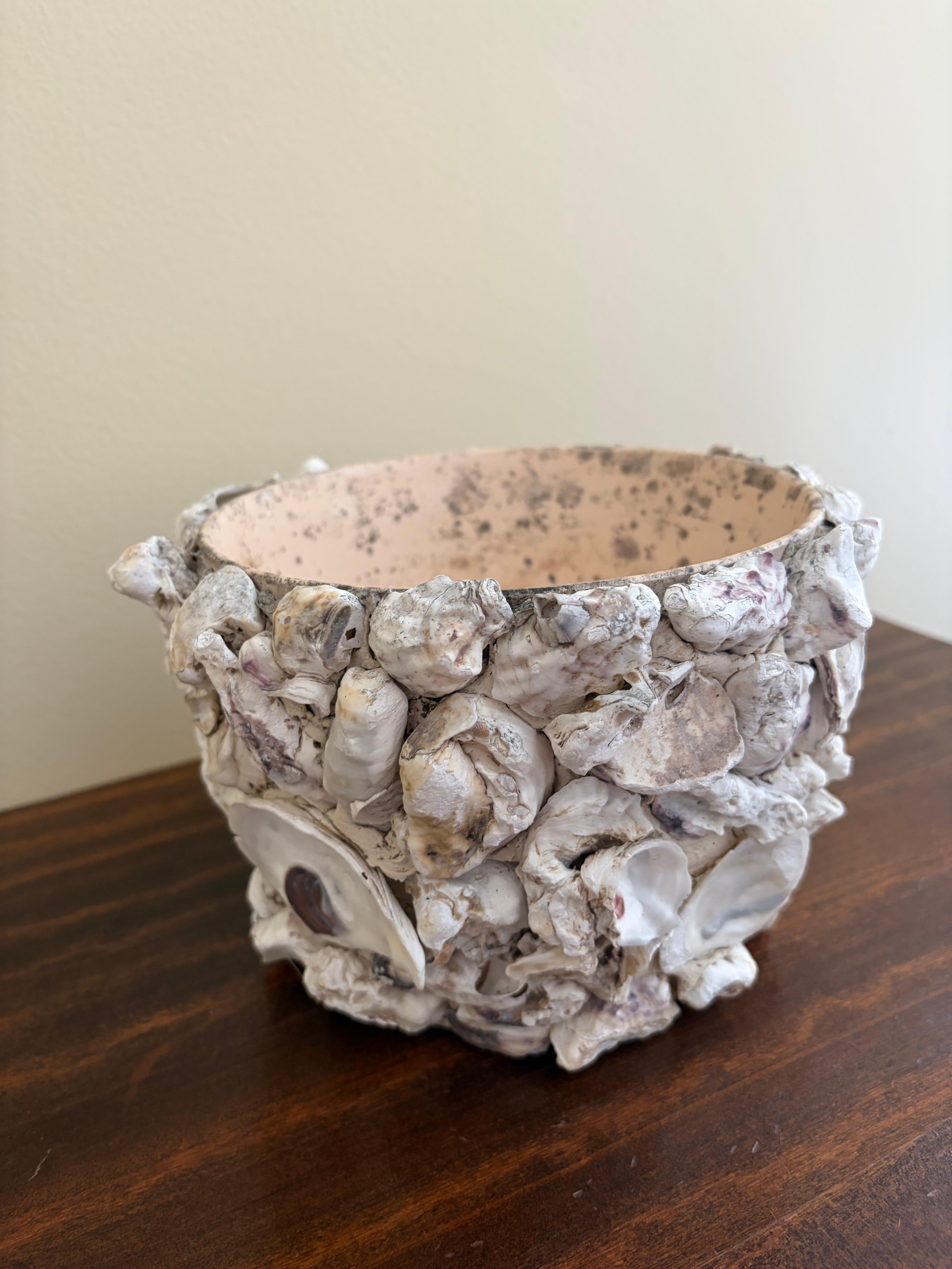 Américain Coastal Sea Shell Planter or Cachepot en vente