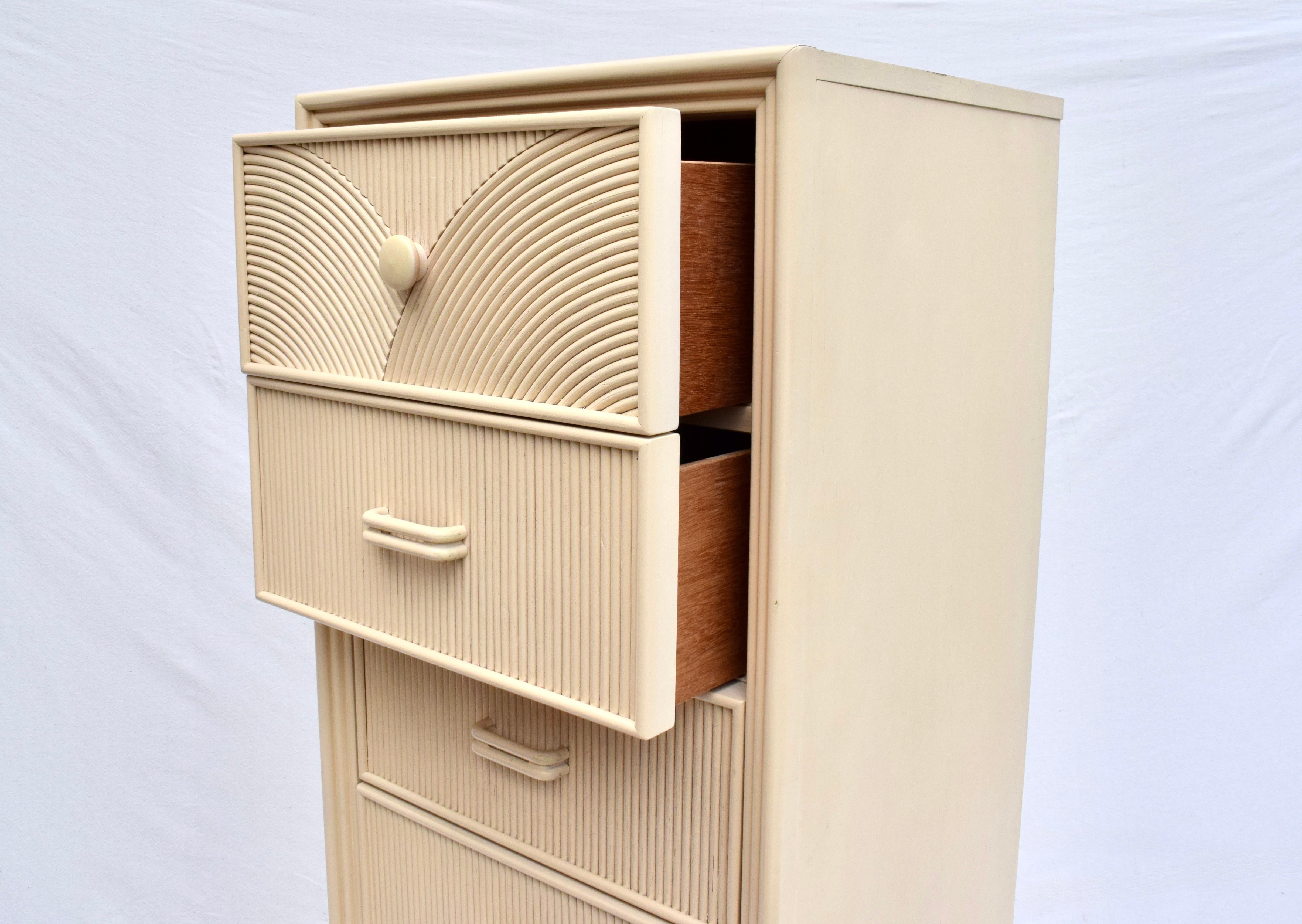 Küsten-Spaltrohr-Rattan-Dessous-Kommode (Postmoderne) im Angebot