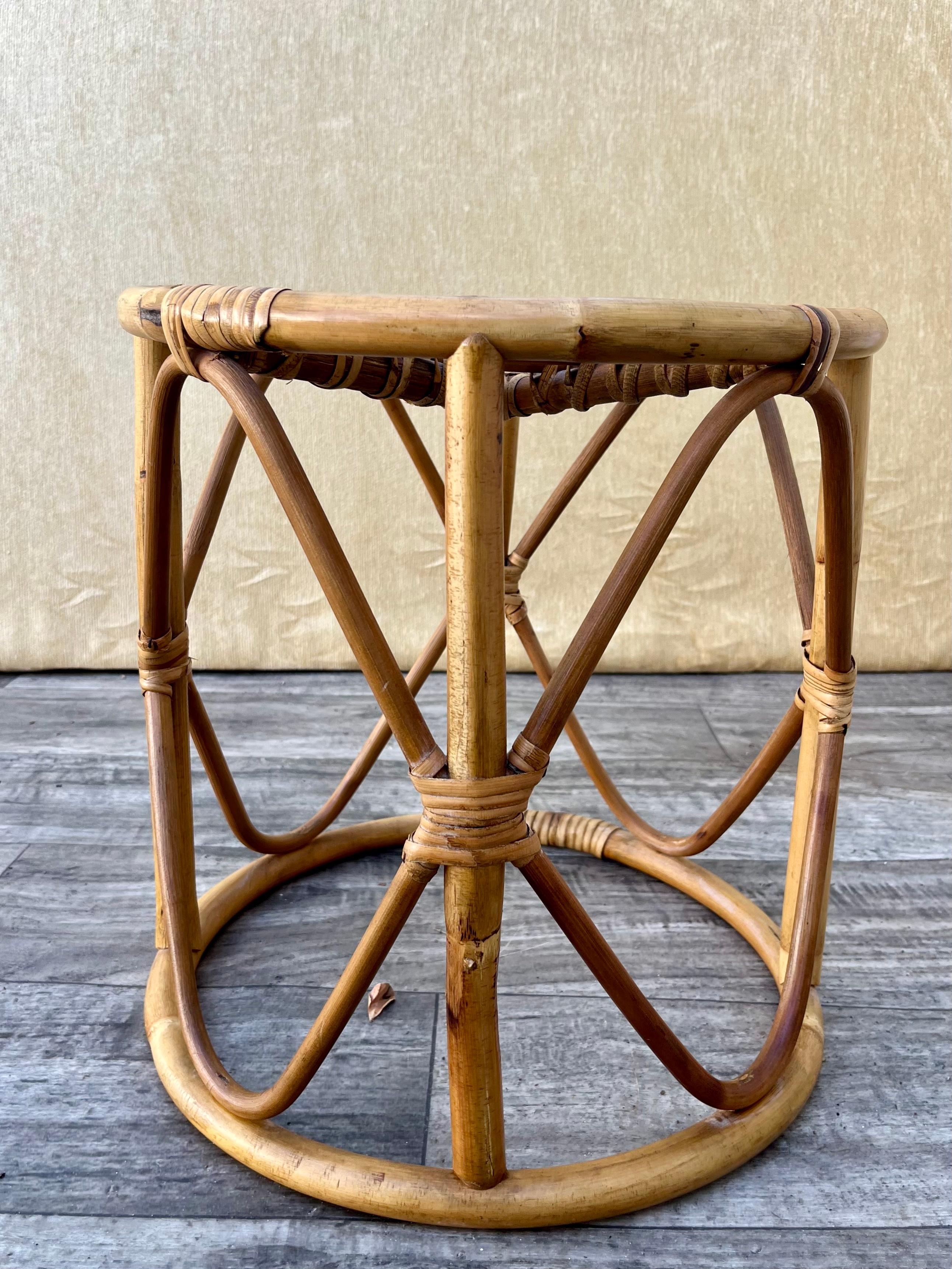 Coastal Style Bamboo and Rattan Round Side Table / Plant Stand. Circa 1970s  For Sale 3