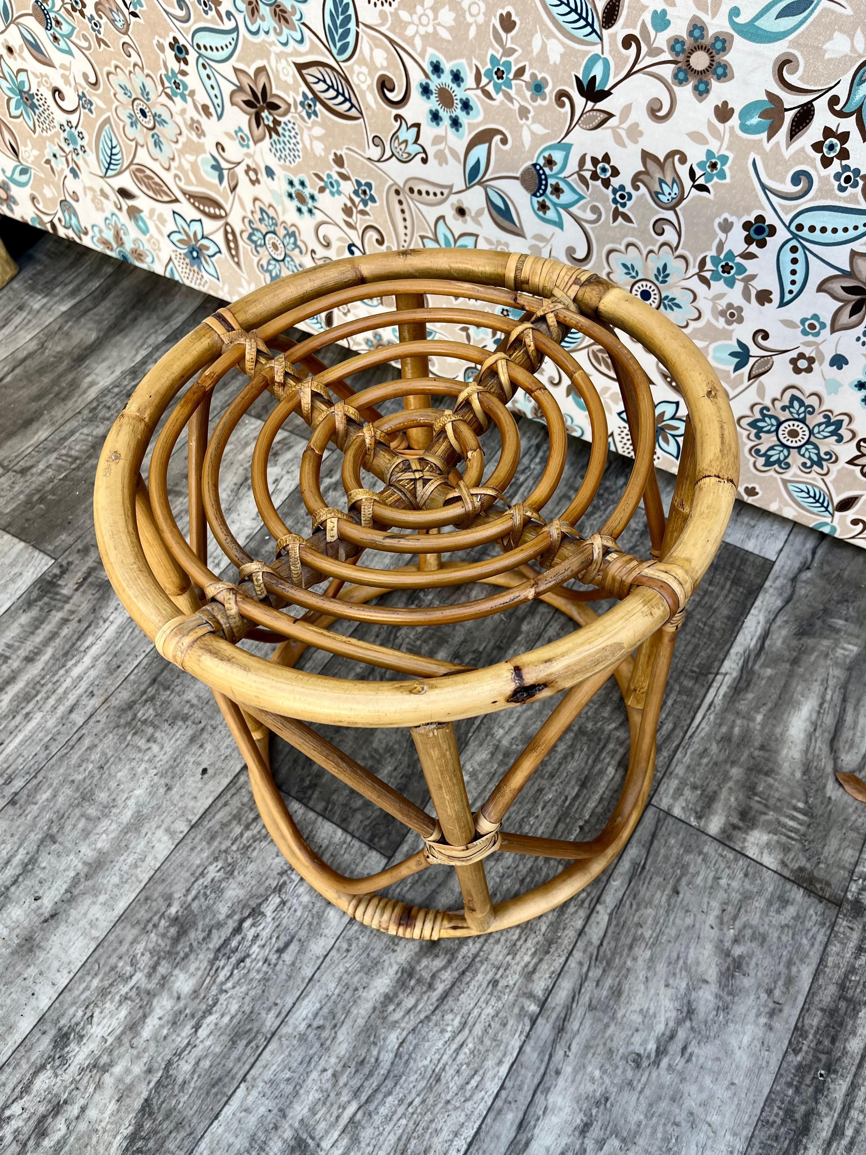Coastal Style Bamboo and Rattan Round Side Table / Plant Stand. Circa 1970s  For Sale 8