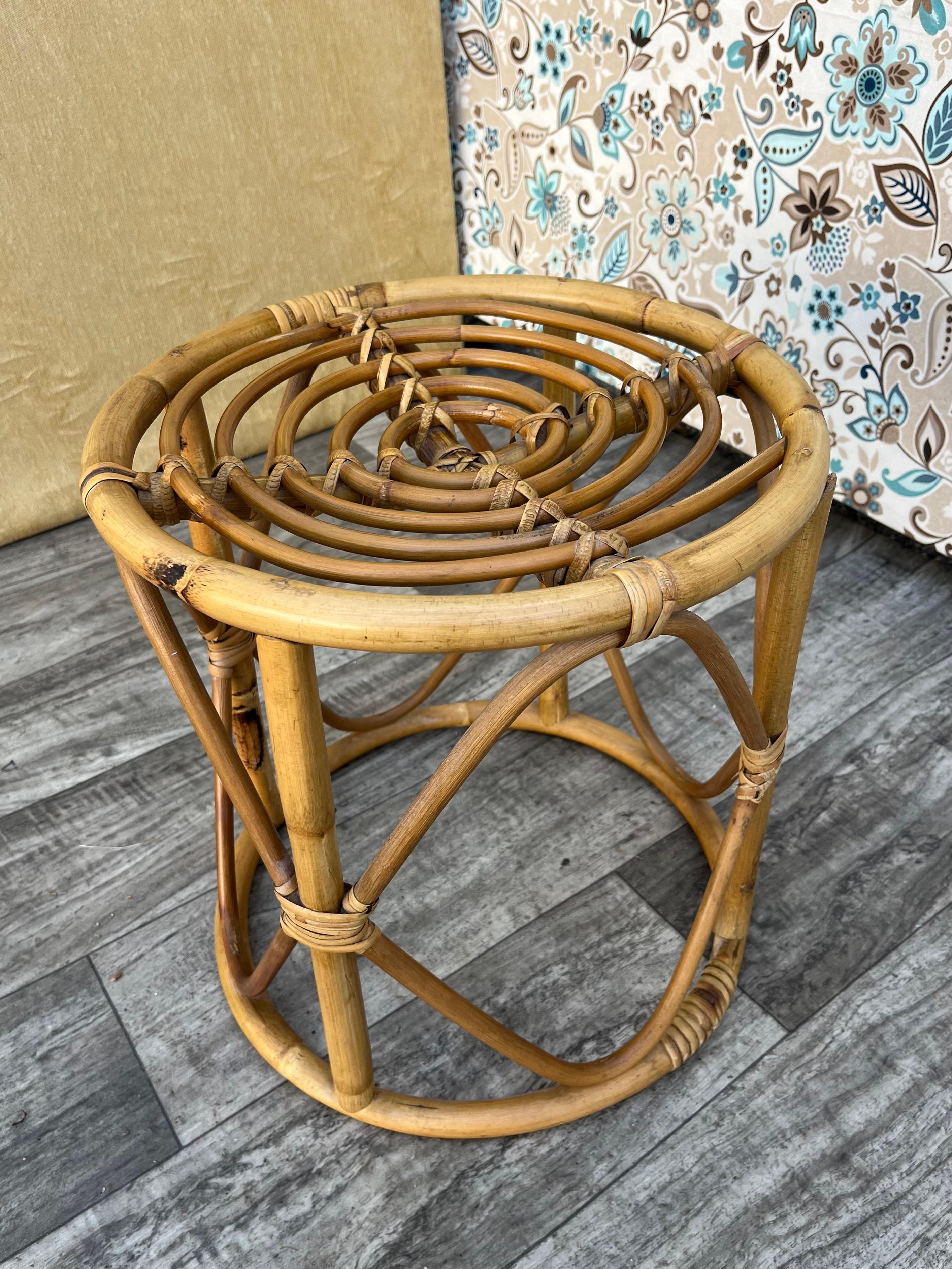 Late 20th Century Coastal Style Bamboo and Rattan Round Side Table / Plant Stand. Circa 1970s  For Sale