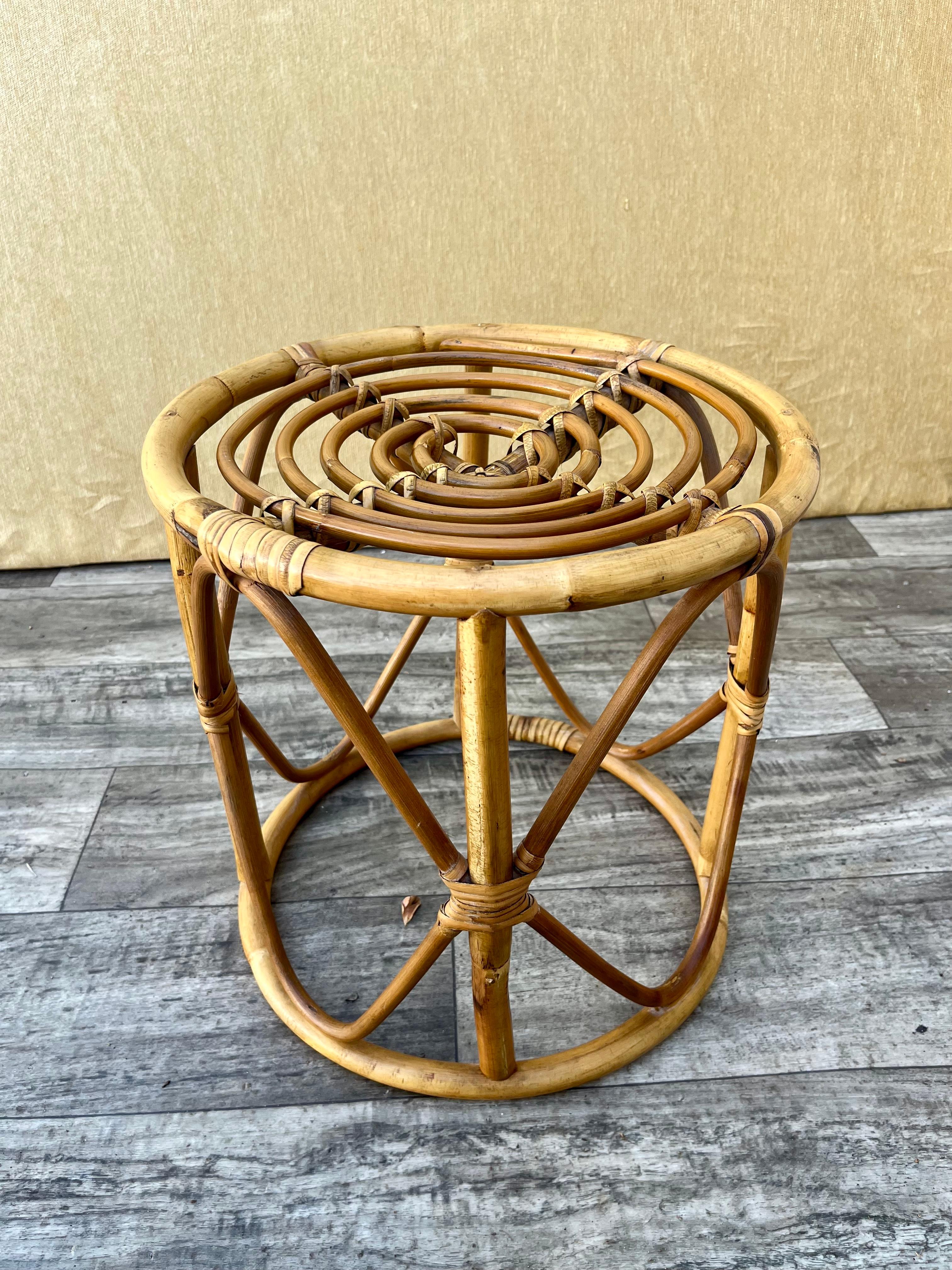 Coastal Style Bamboo and Rattan Round Side Table / Plant Stand. Circa 1970s  For Sale 1