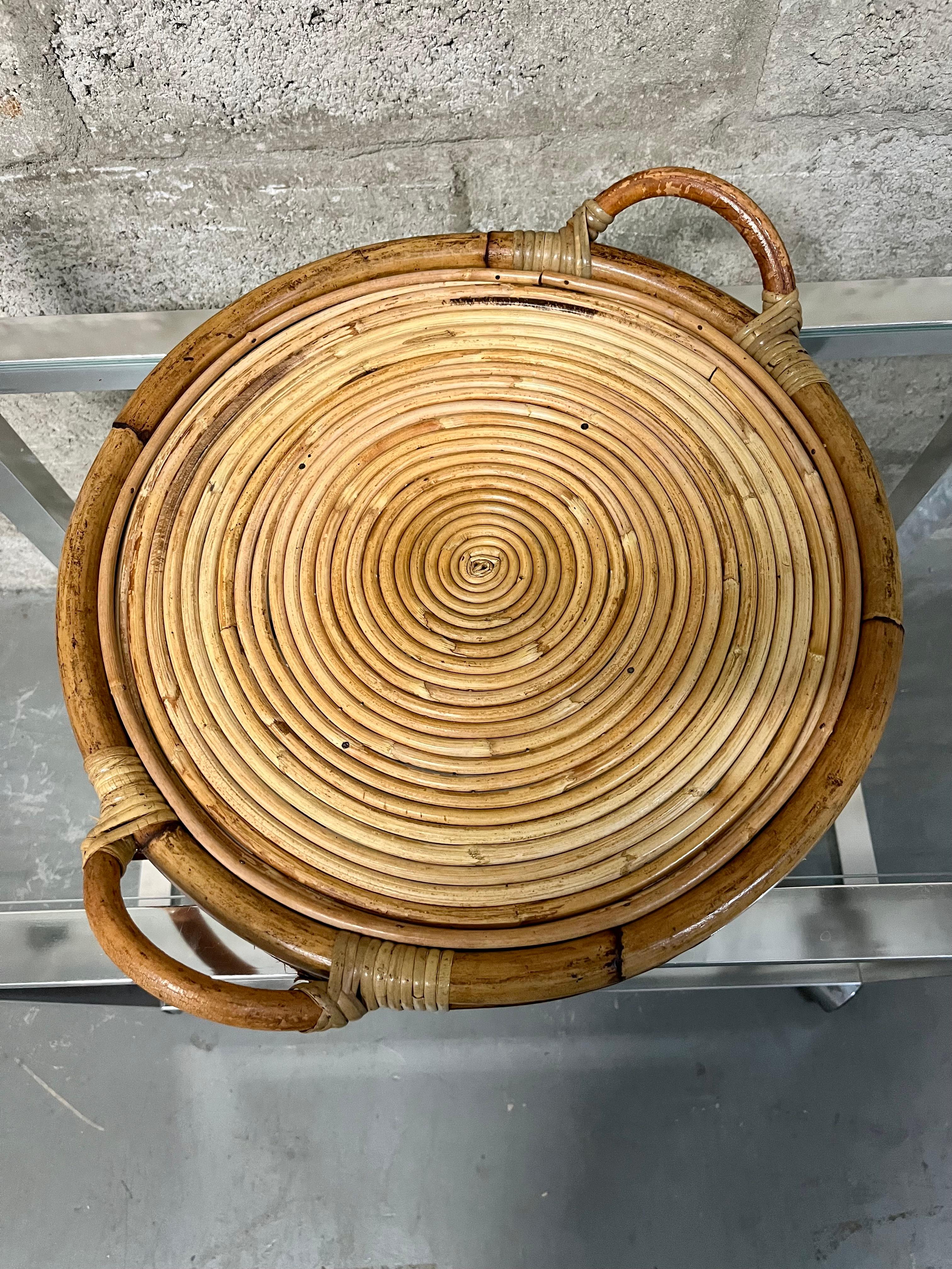 Late 20th Century Coastal Style / Bohemian Pencil Reed Coiled Rattan Serving Tray. Circa 1980sCirc For Sale
