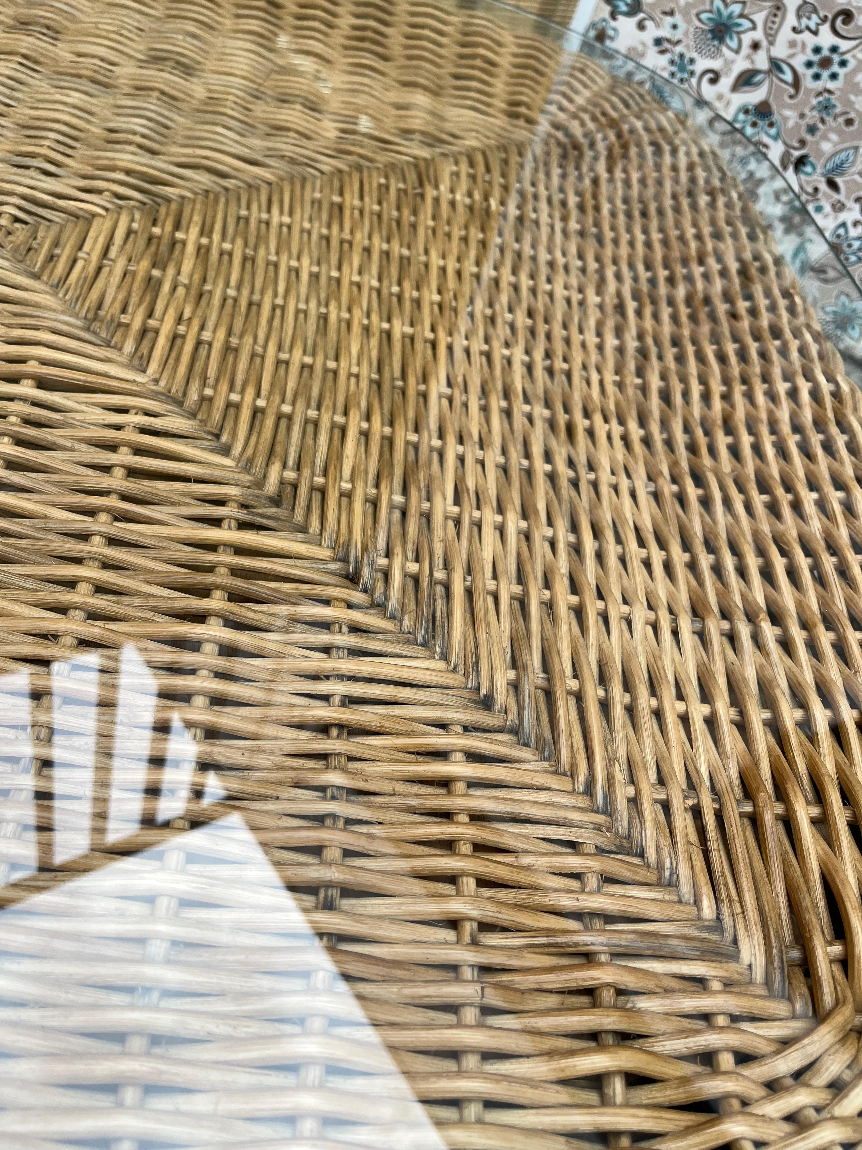 Table basse en rotin tressé de style côtier. Circa 1980 en vente 11